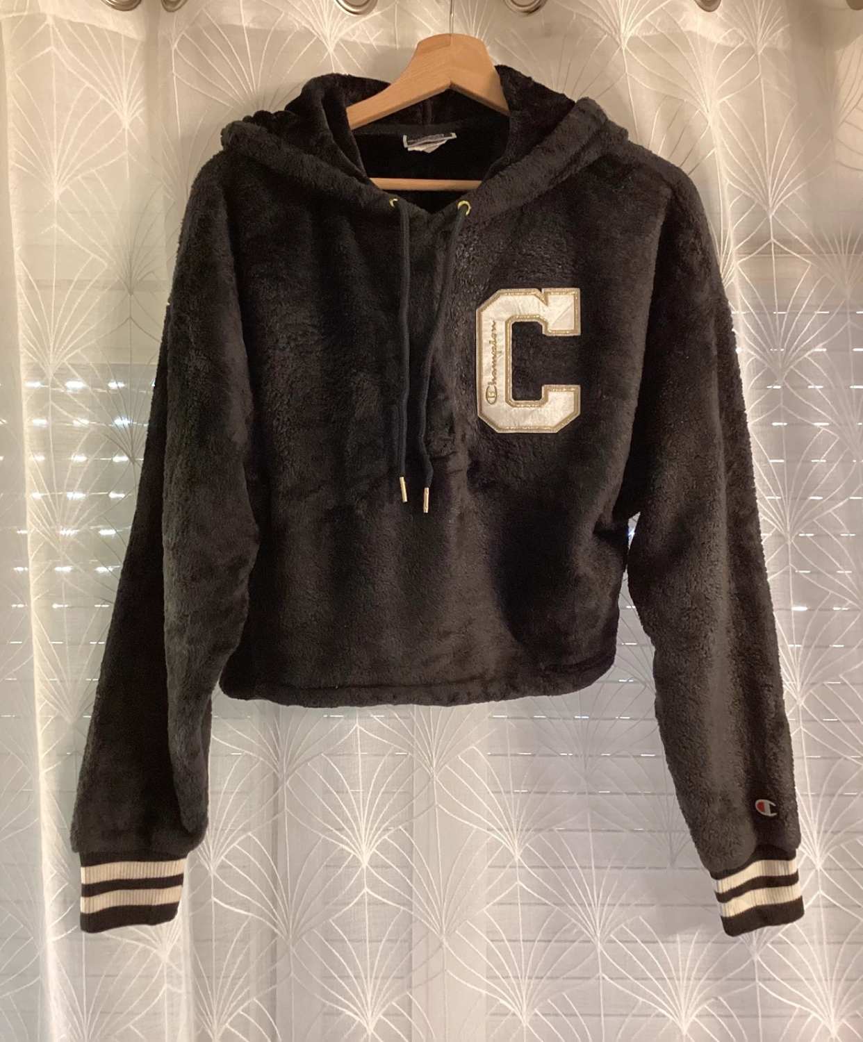 🖤 Champion Black Crop Top Fleece Sweater - Size M