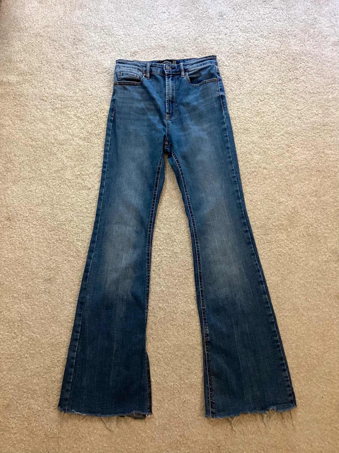 Jeans Évasé Stradivarius Bleu Délavé - Taille W28