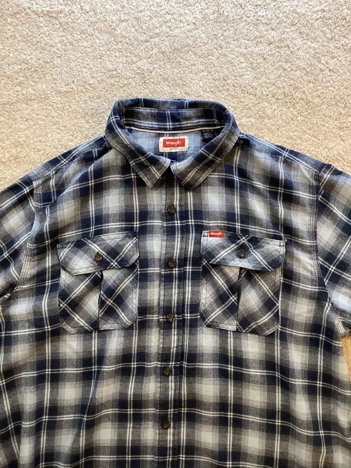 🌊 Chemise Wrangler Flannel - Carreaux Marine & Bleu Clair - Taille XL/TG