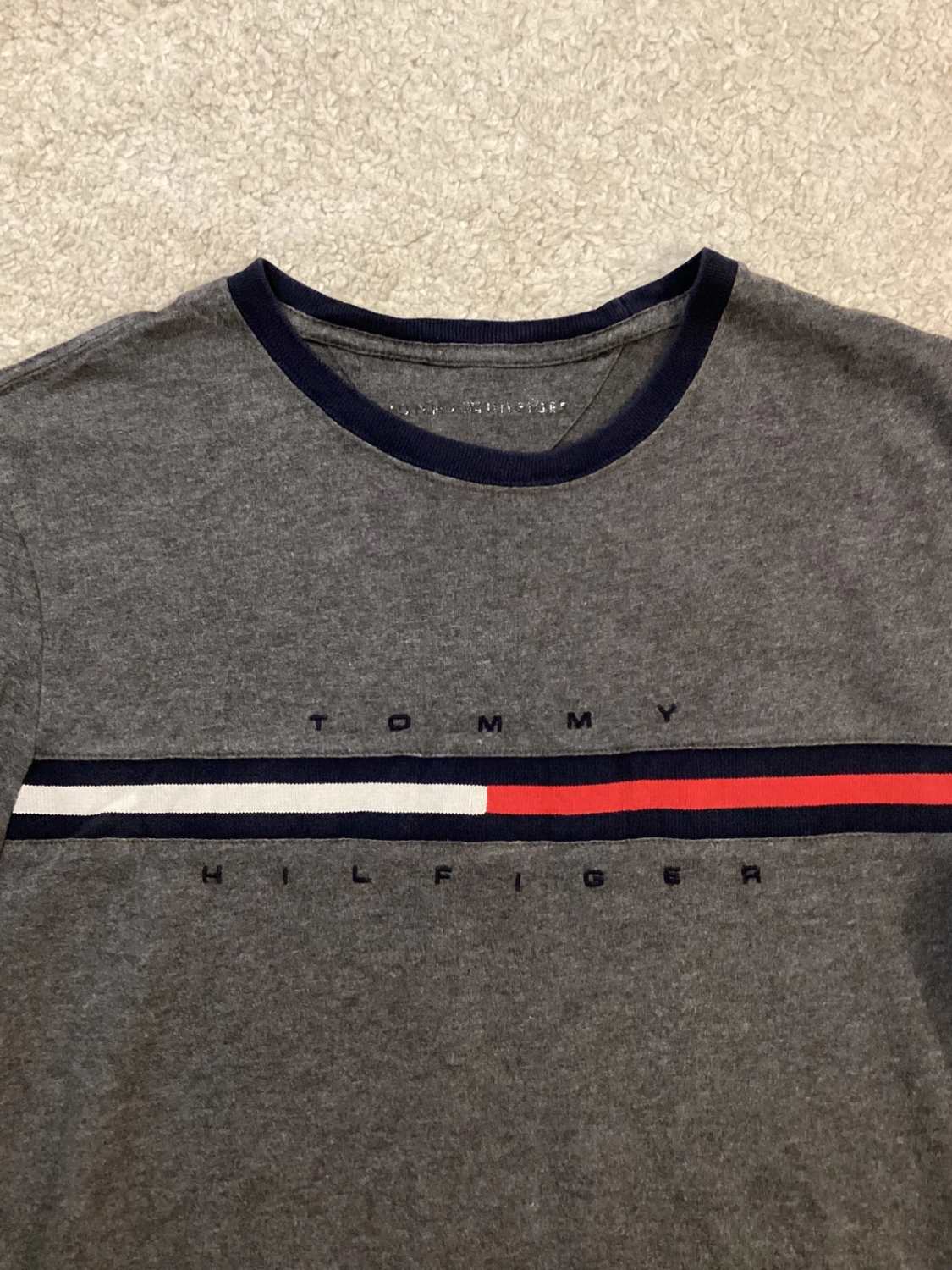 🐘 T-shirt Tommy Hilfiger Homme - Gris - Taille S/P