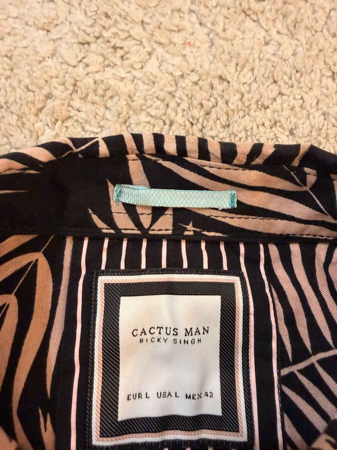 Chemise Hawaïenne Cactus Man Ricky Singh Noir Motifs Palmiers – Taille L | Seconde Main