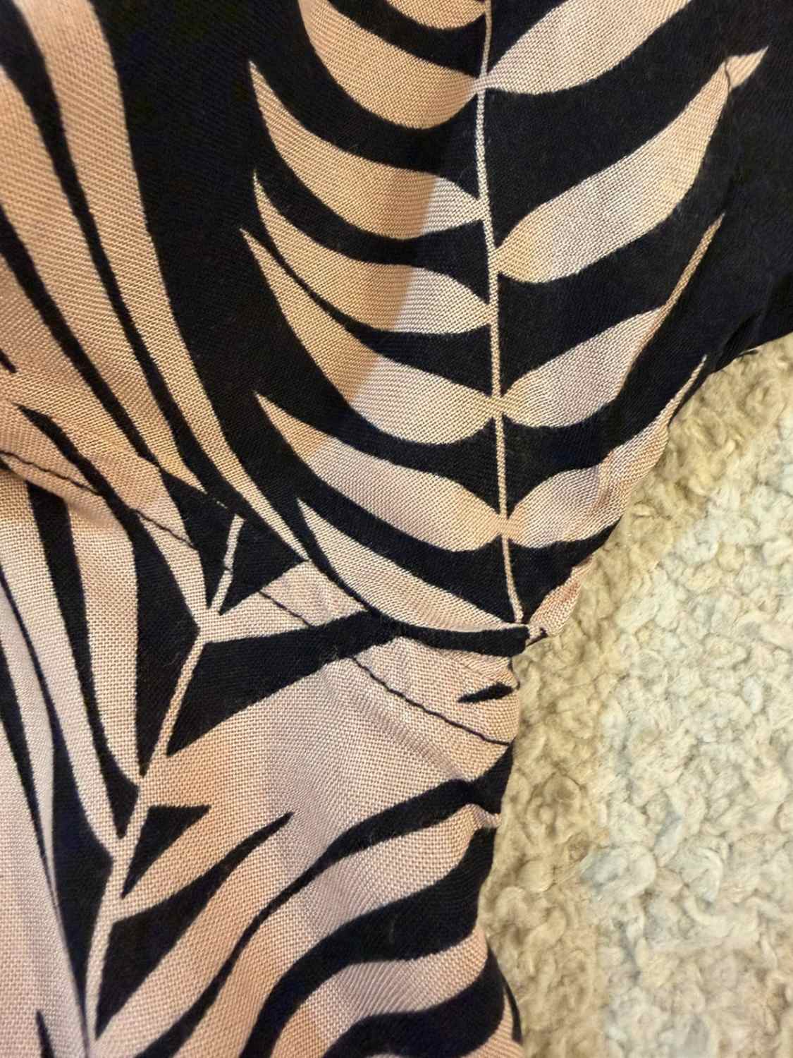 Chemise Hawaïenne Cactus Man Ricky Singh Noir Motifs Palmiers – Taille L | Seconde Main