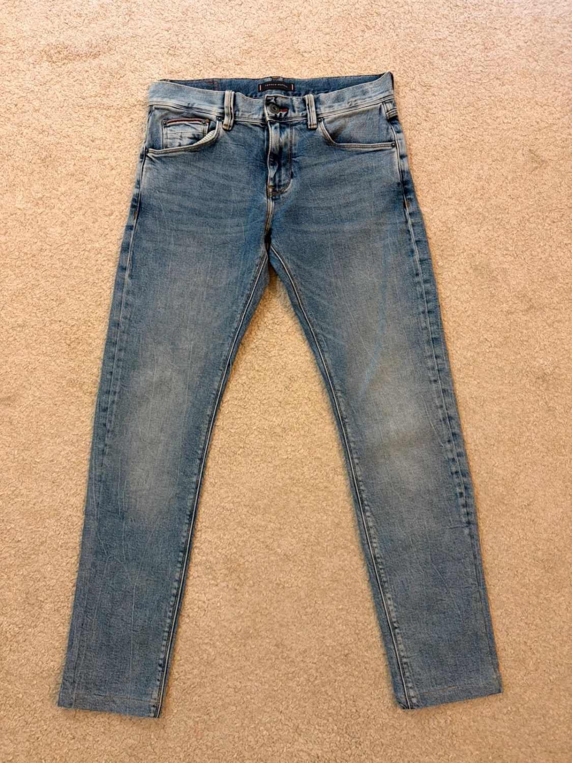 Jean Tommy Hilfiger Bleecker Slim Fit Stretch Bleu Coton Polyester Élasthanne W30 (FR 38) Raccourci – Homme – Très Bon état
