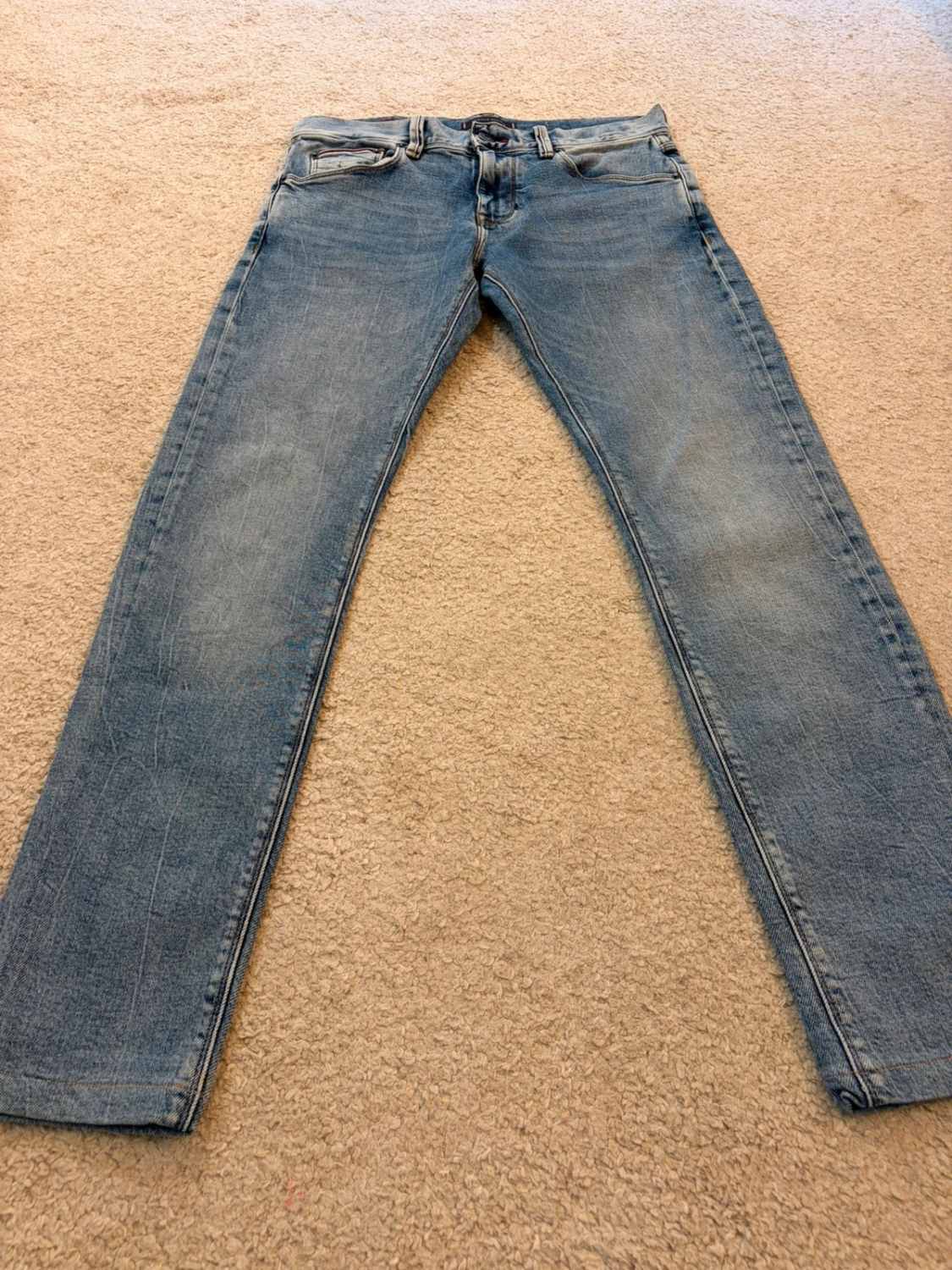 Jean Tommy Hilfiger Bleecker Slim Fit Stretch Bleu Coton Polyester Élasthanne W30 (FR 38) Raccourci – Homme – Très Bon état