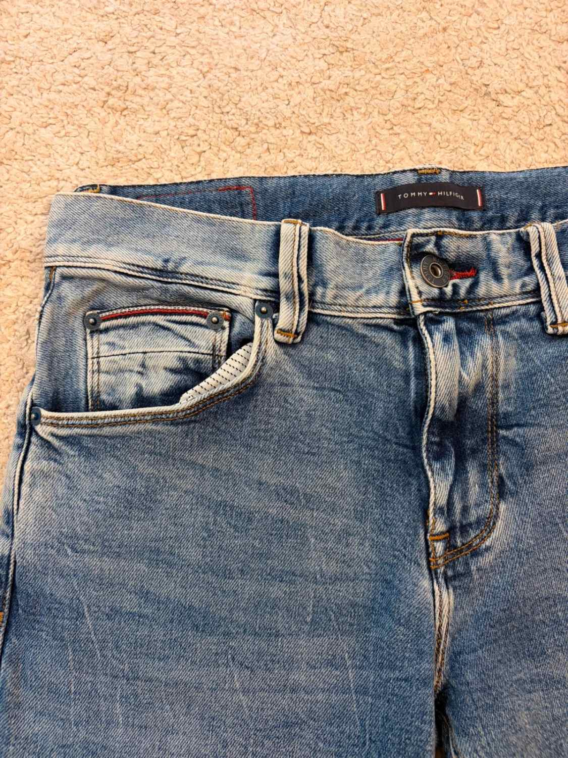 Jean Tommy Hilfiger Bleecker Slim Fit Stretch Bleu Coton Polyester Élasthanne W30 (FR 38) Raccourci – Homme – Très Bon état