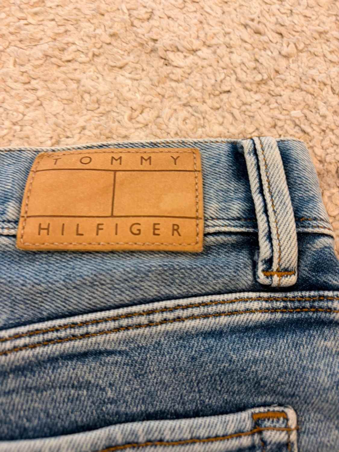 Jean Tommy Hilfiger Bleecker Slim Fit Stretch Bleu Coton Polyester Élasthanne W30 (FR 38) Raccourci – Homme – Très Bon état