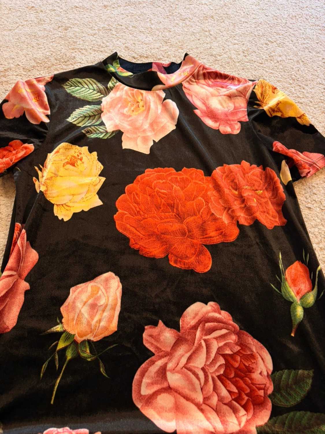 🌺 T-shirt Zara Trafaluc - Noir à Motif Fleur Rose/Jaune/Vert - Taille S