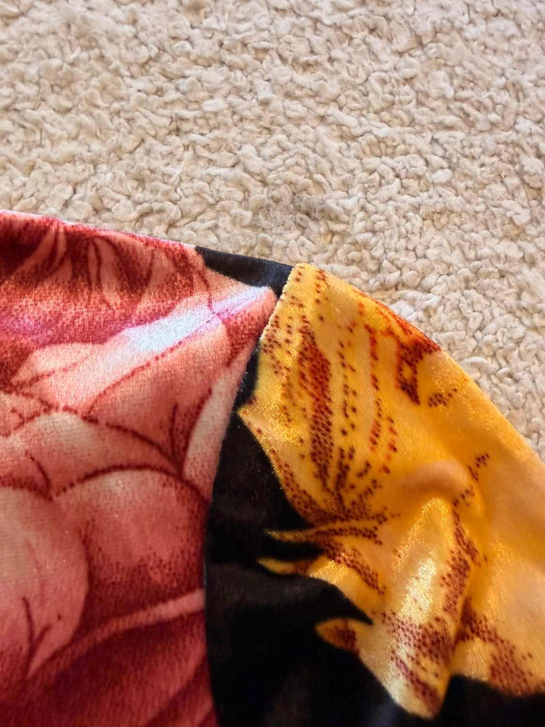 🌺 T-shirt Zara Trafaluc - Noir à Motif Fleur Rose/Jaune/Vert - Taille S