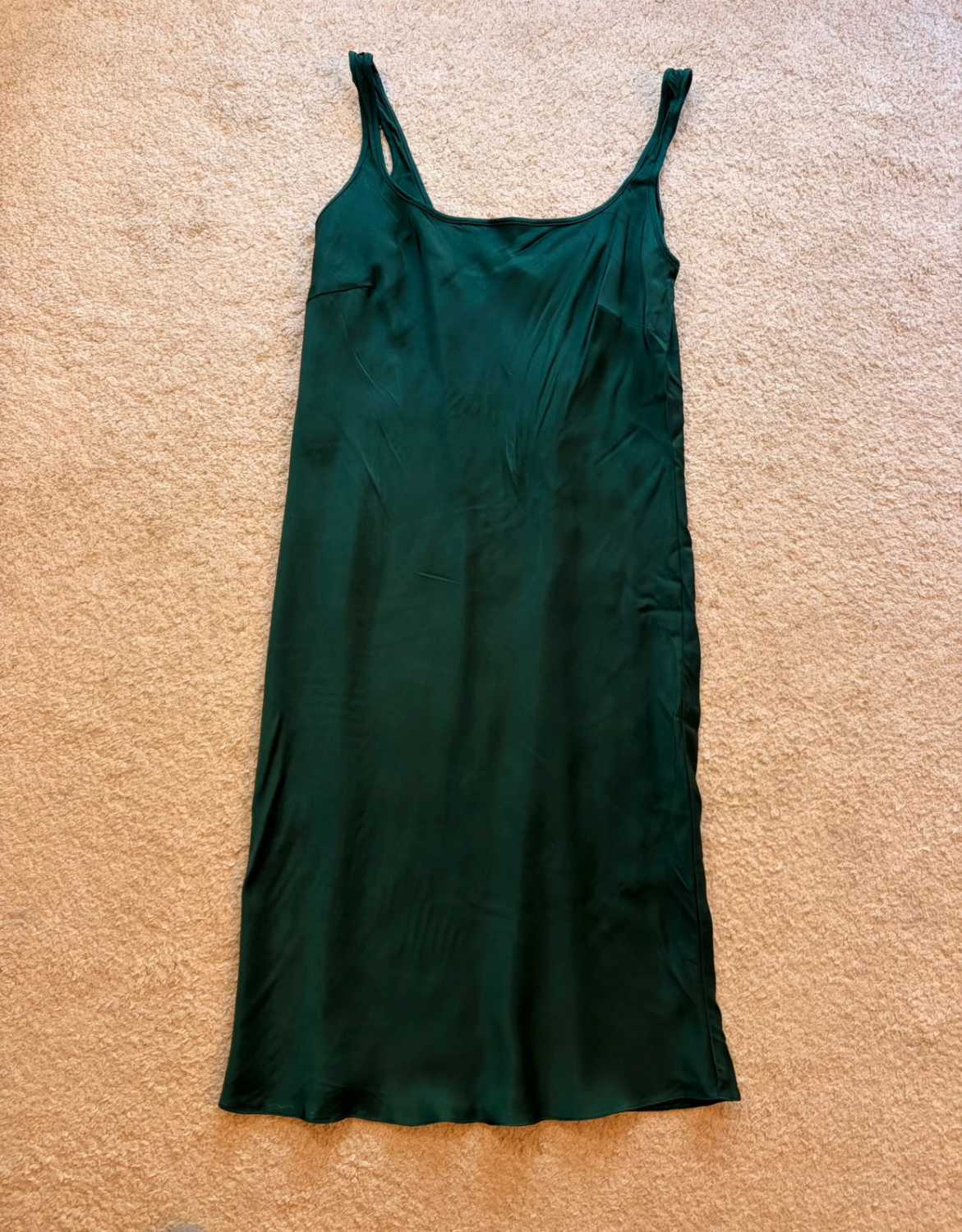 Robe Zara Vert Foncé sans Manches - Fluide & Élégante