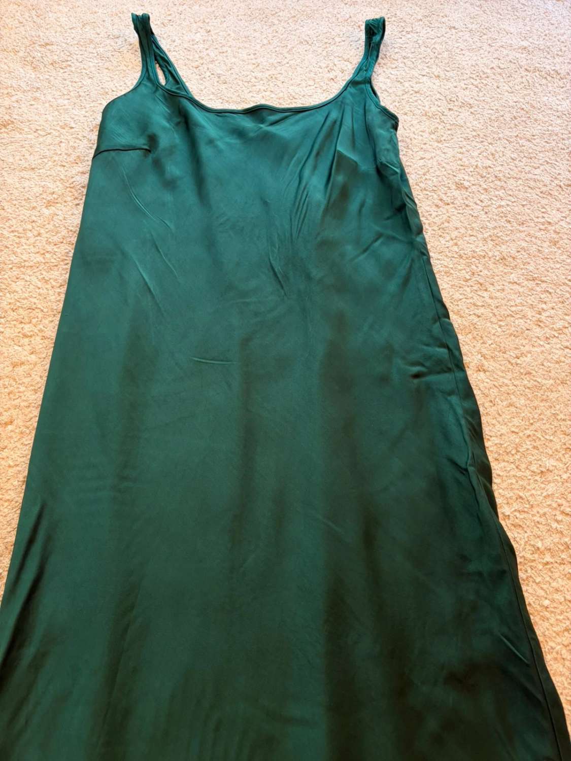 Robe Zara Vert Foncé sans Manches - Fluide & Élégante