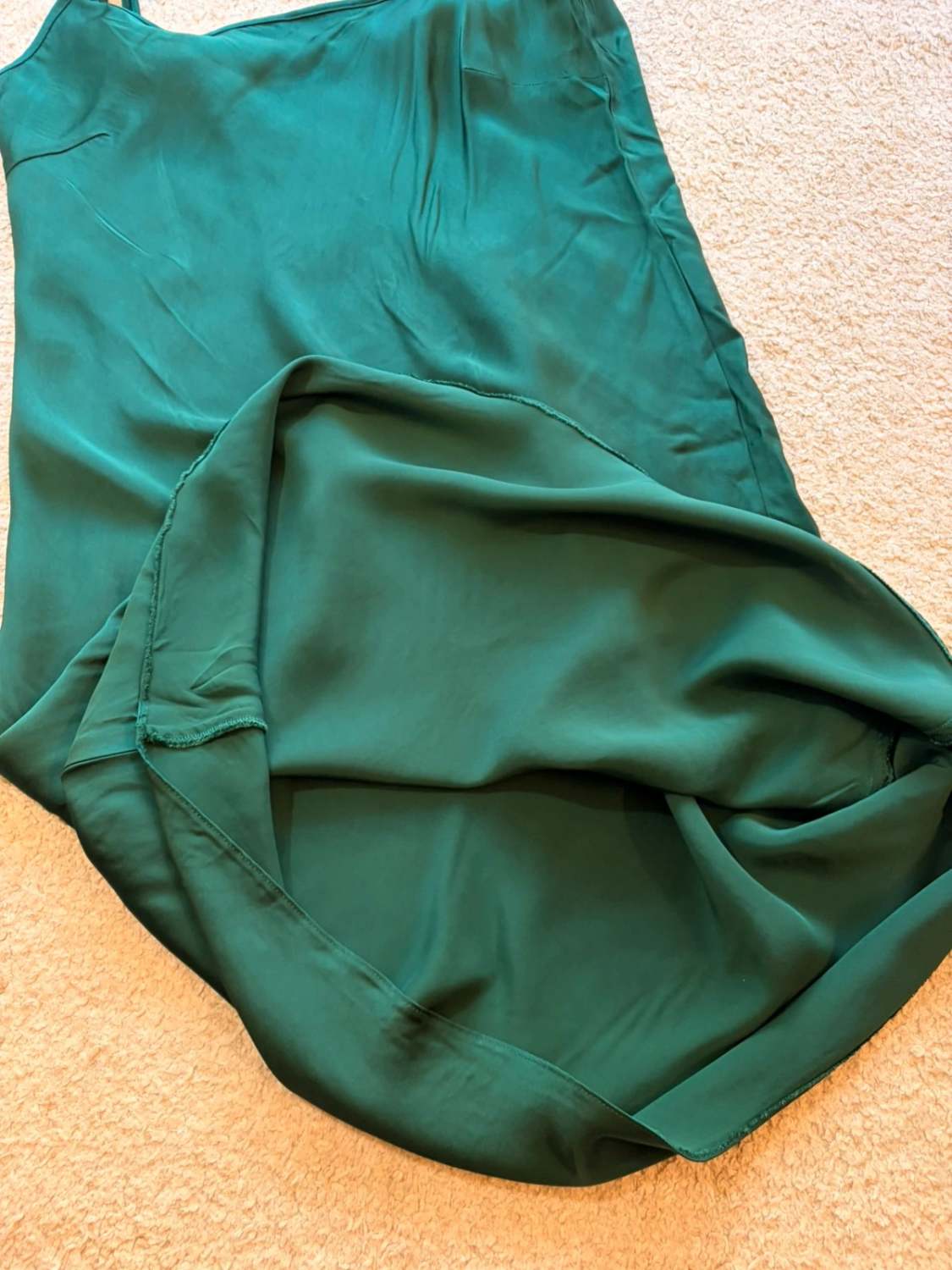 Robe Zara Vert Foncé sans Manches - Fluide & Élégante