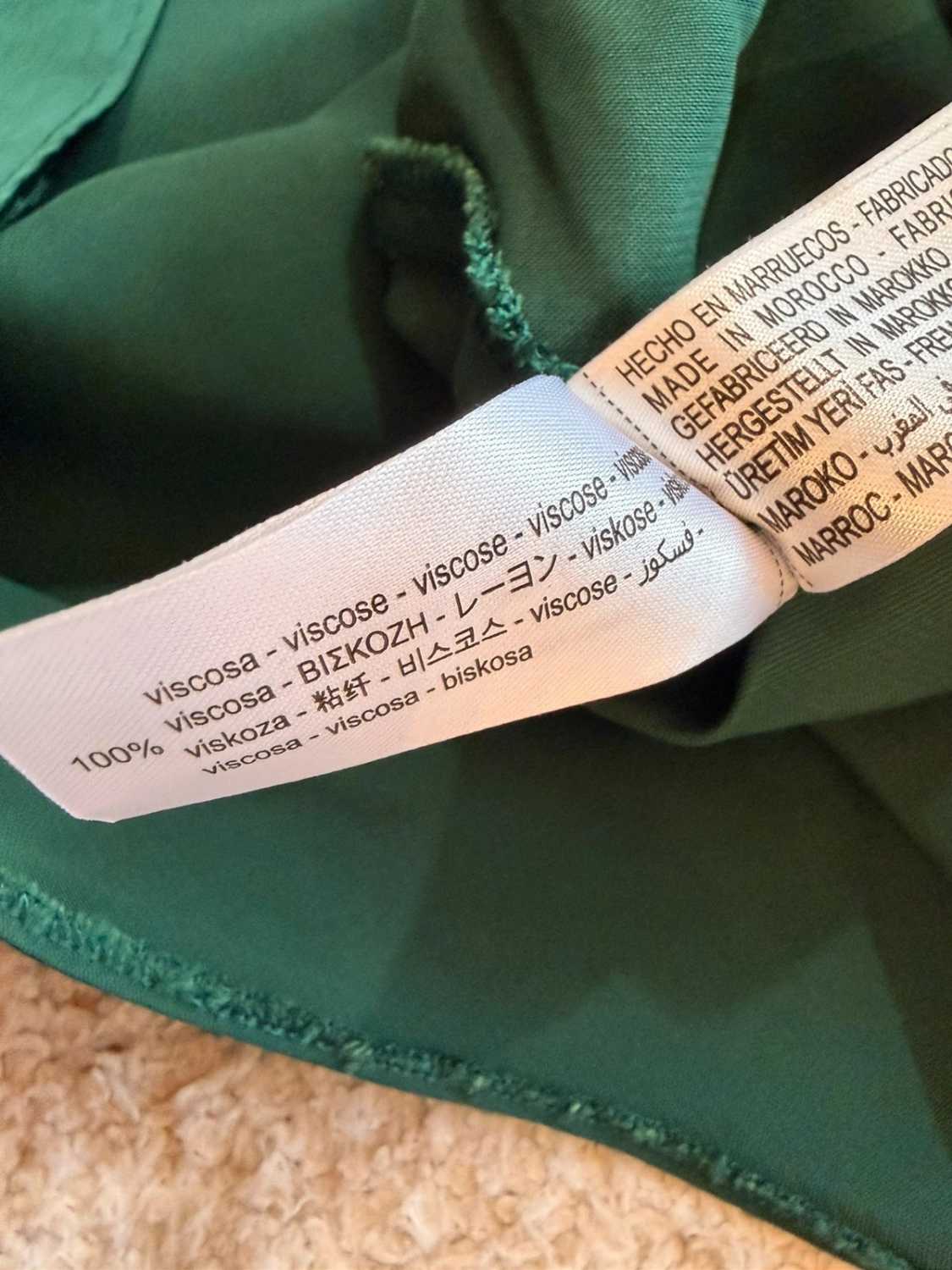 Robe Zara Vert Foncé sans Manches - Fluide & Élégante