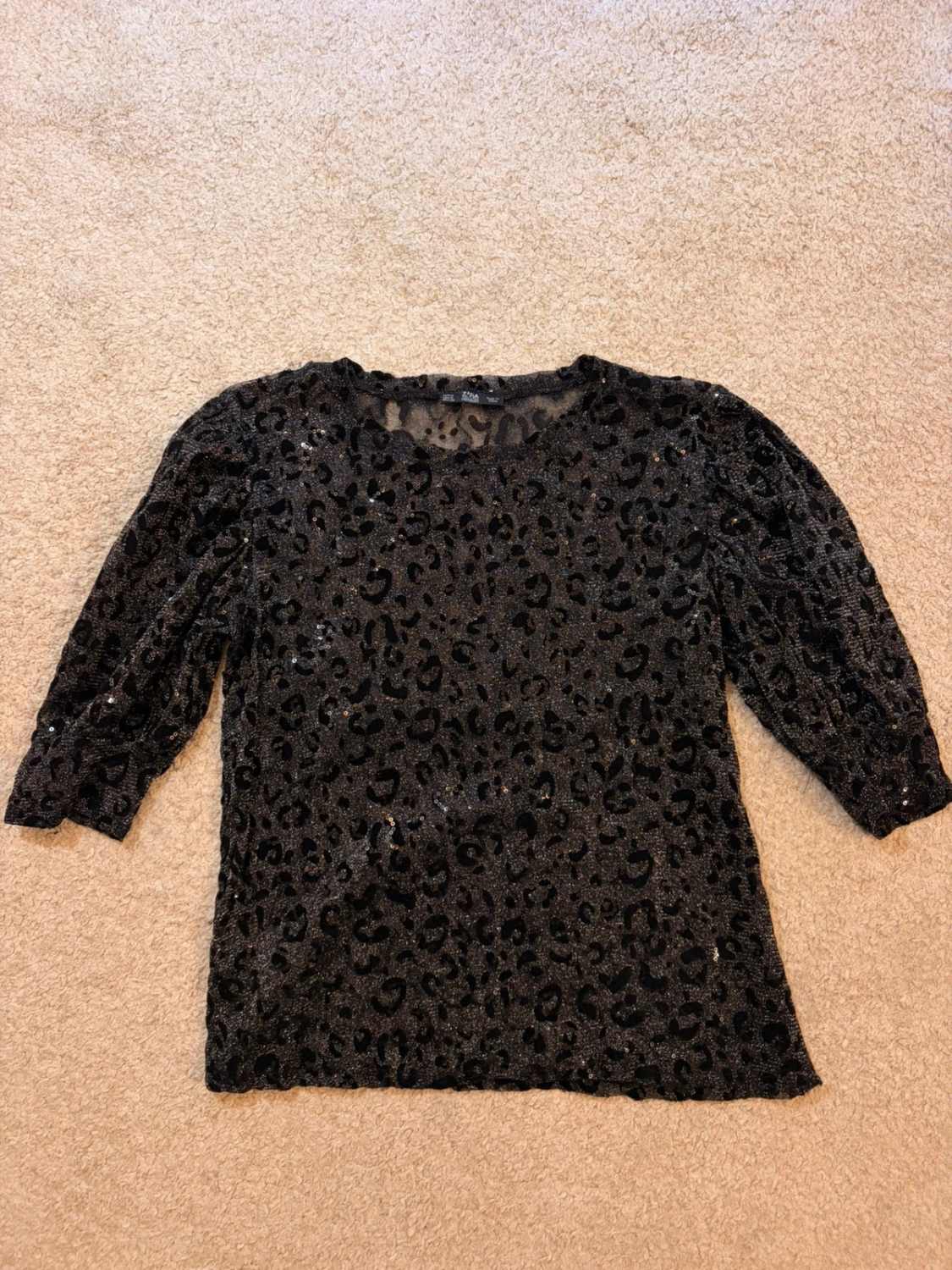 Blouse Zara Grise Transparente à Motif - Mystérieuse & Féminine