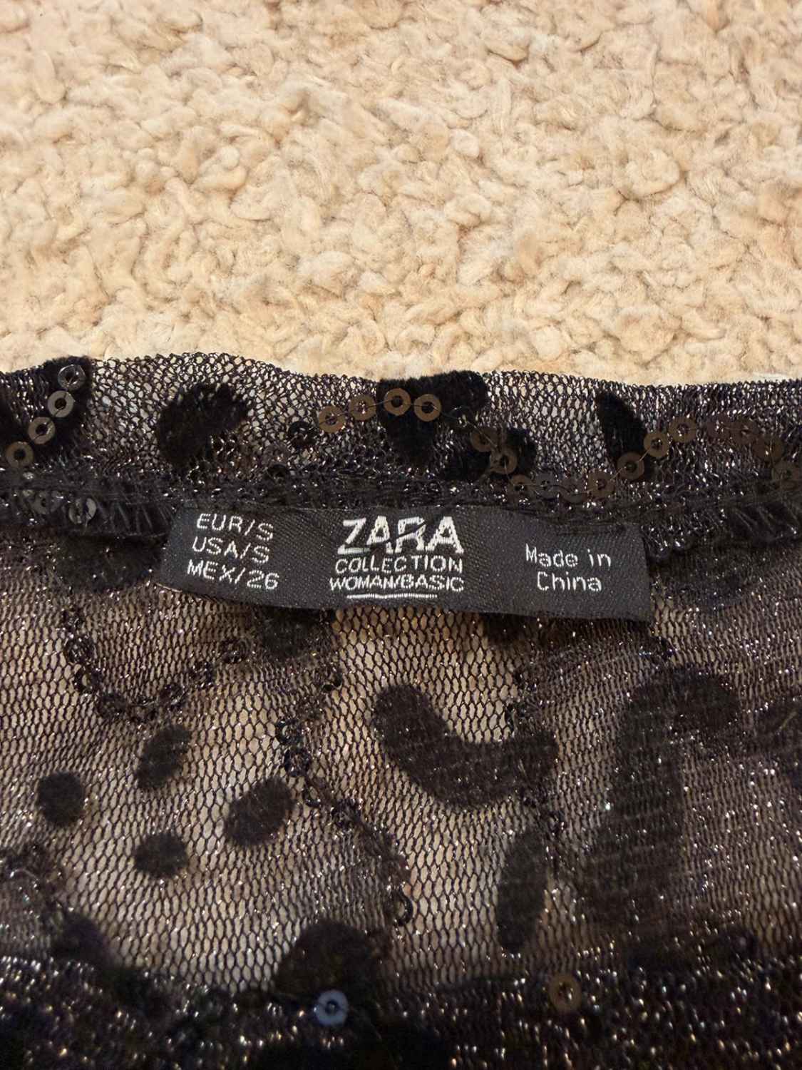 Blouse Zara Grise Transparente à Motif - Mystérieuse & Féminine
