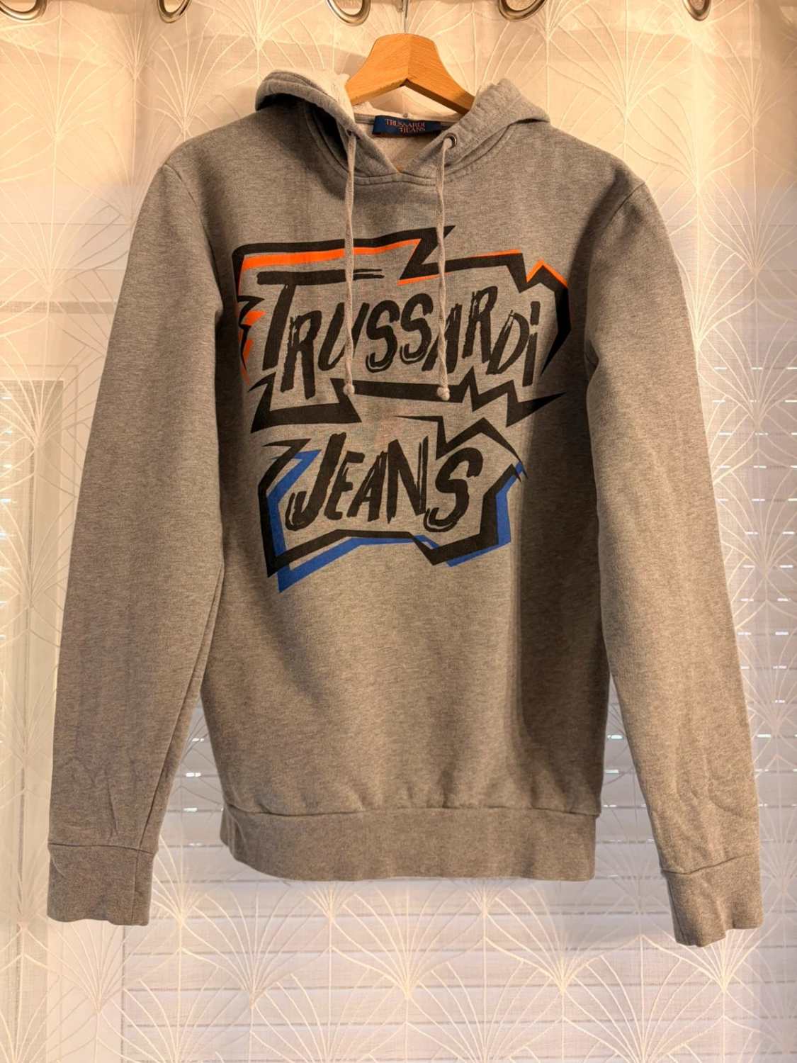 Pull Trussardi Jeans à Capuche Imprimé Gris - Streetwear Luxueux