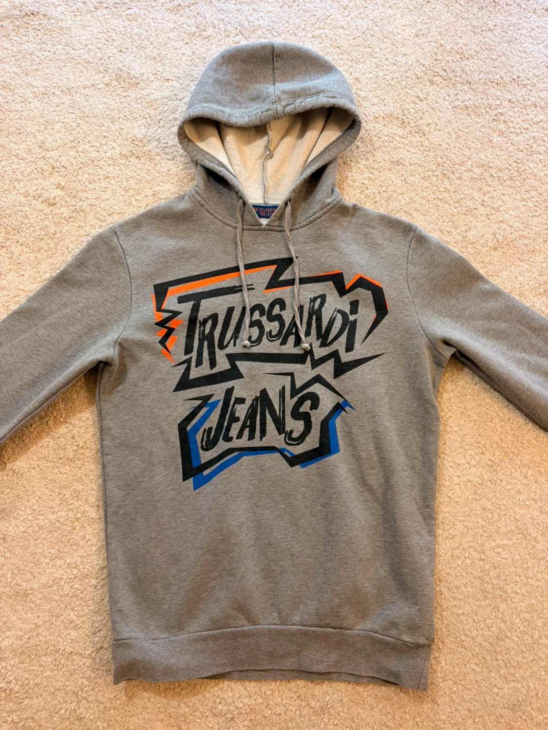 Pull Trussardi Jeans à Capuche Imprimé Gris - Streetwear Luxueux