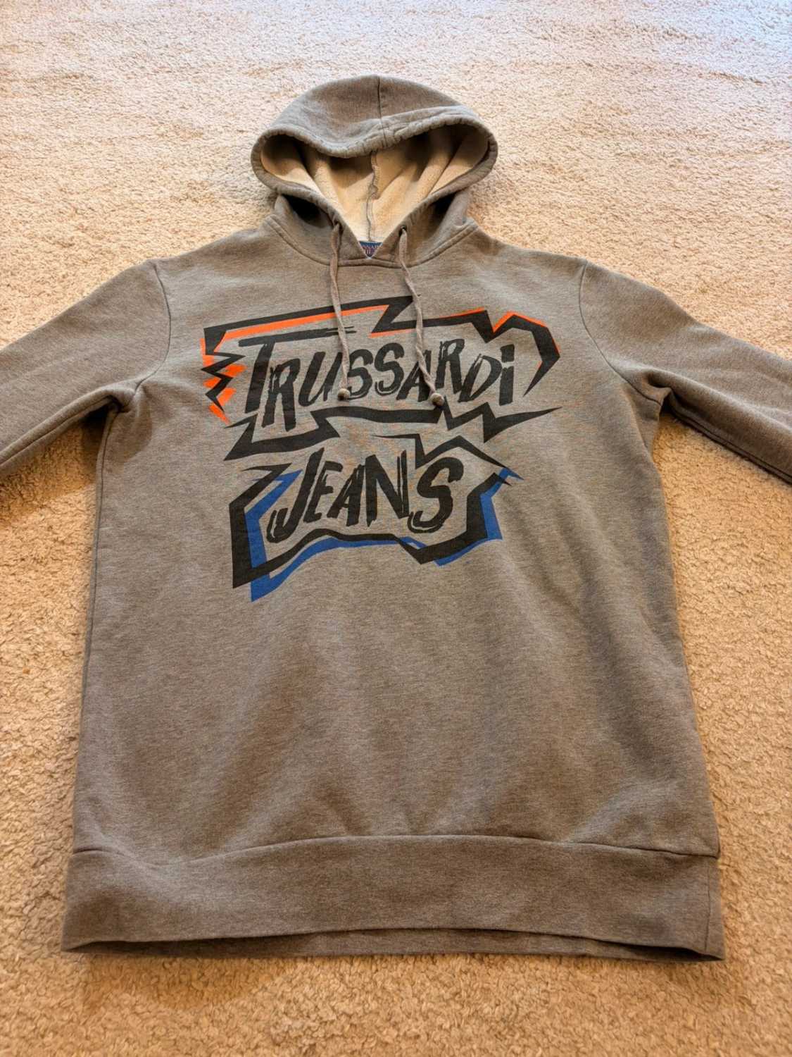 Pull Trussardi Jeans à Capuche Imprimé Gris - Streetwear Luxueux
