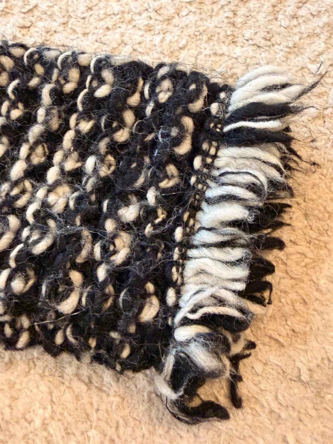 Cardigan Guess Noir & Blanc - Luxe & Chaleur