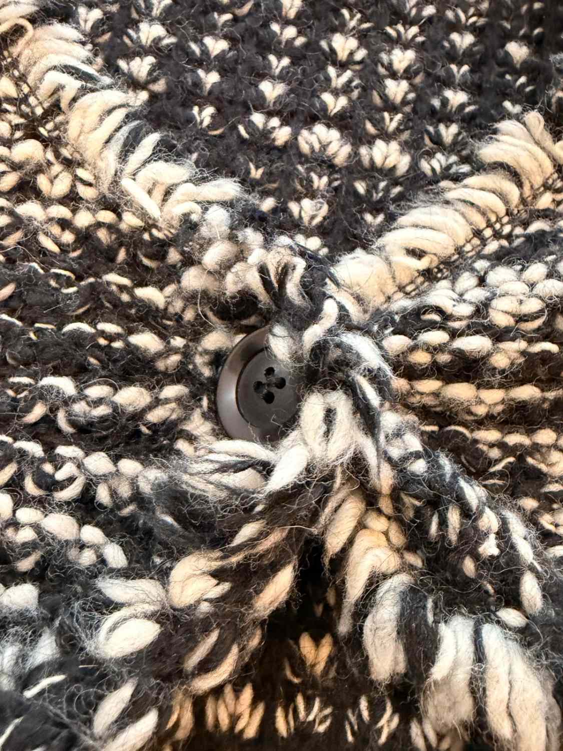Cardigan Guess Noir & Blanc - Luxe & Chaleur