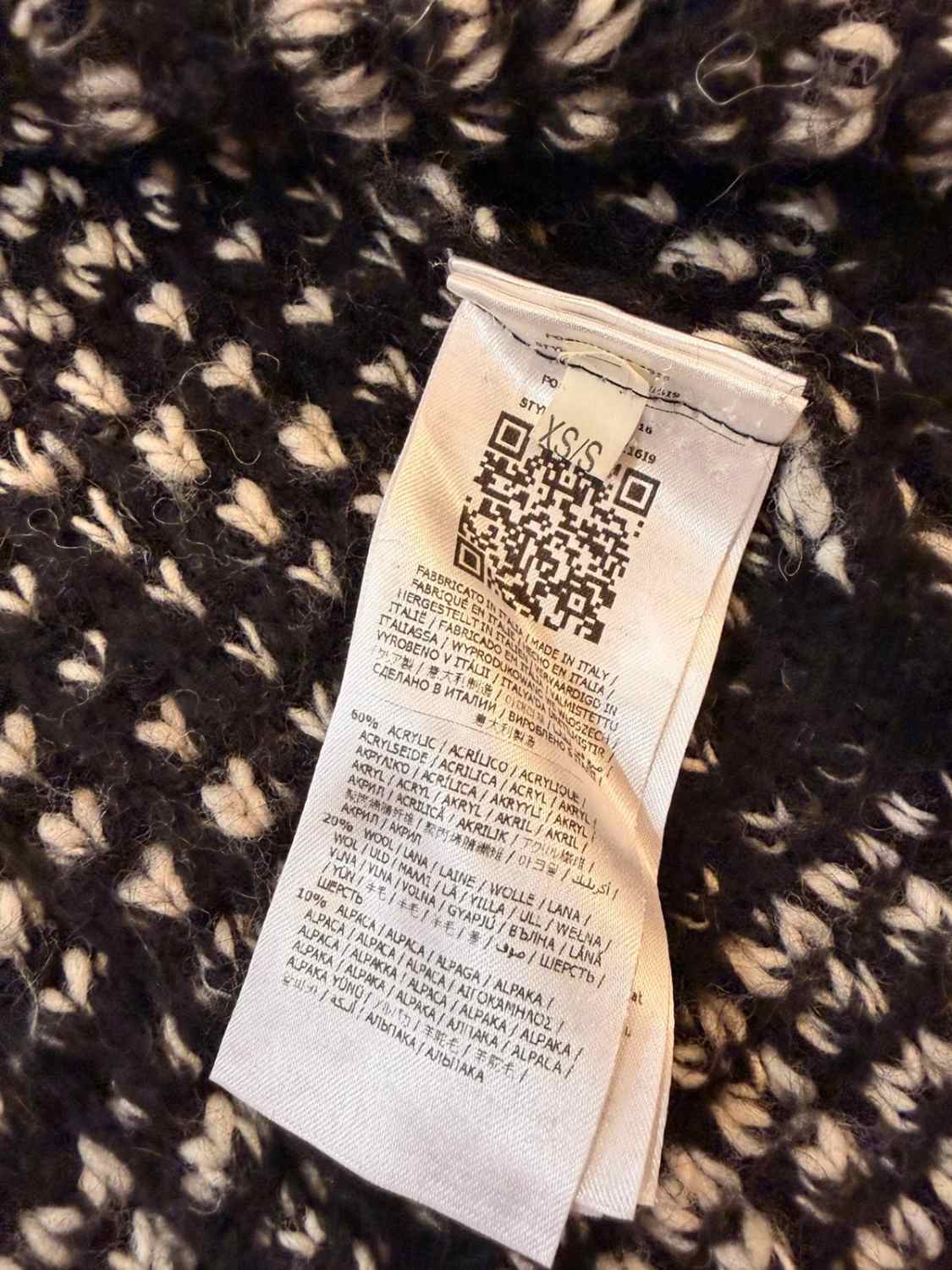 Cardigan Guess Noir & Blanc - Luxe & Chaleur