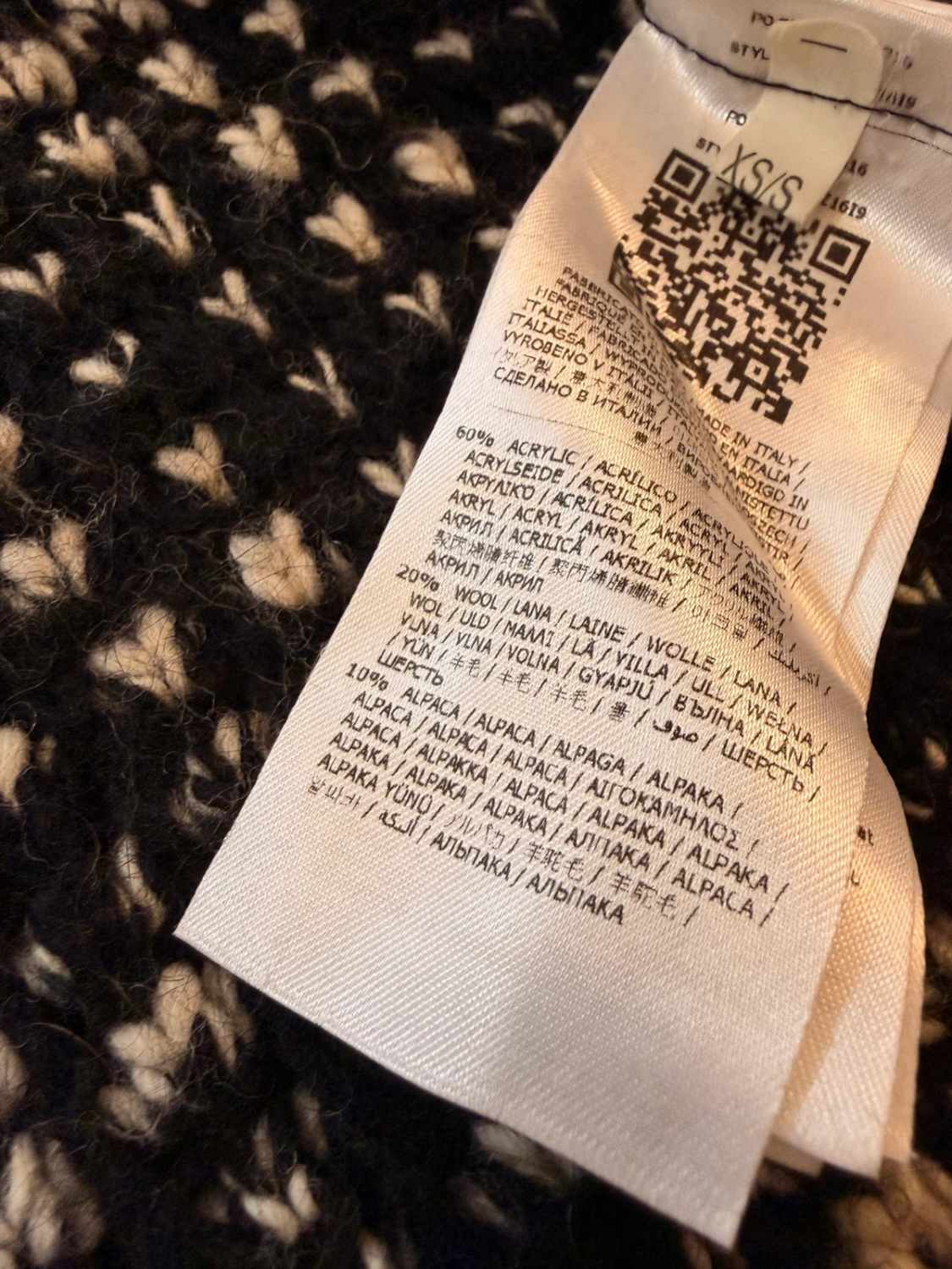 Cardigan Guess Noir & Blanc - Luxe & Chaleur