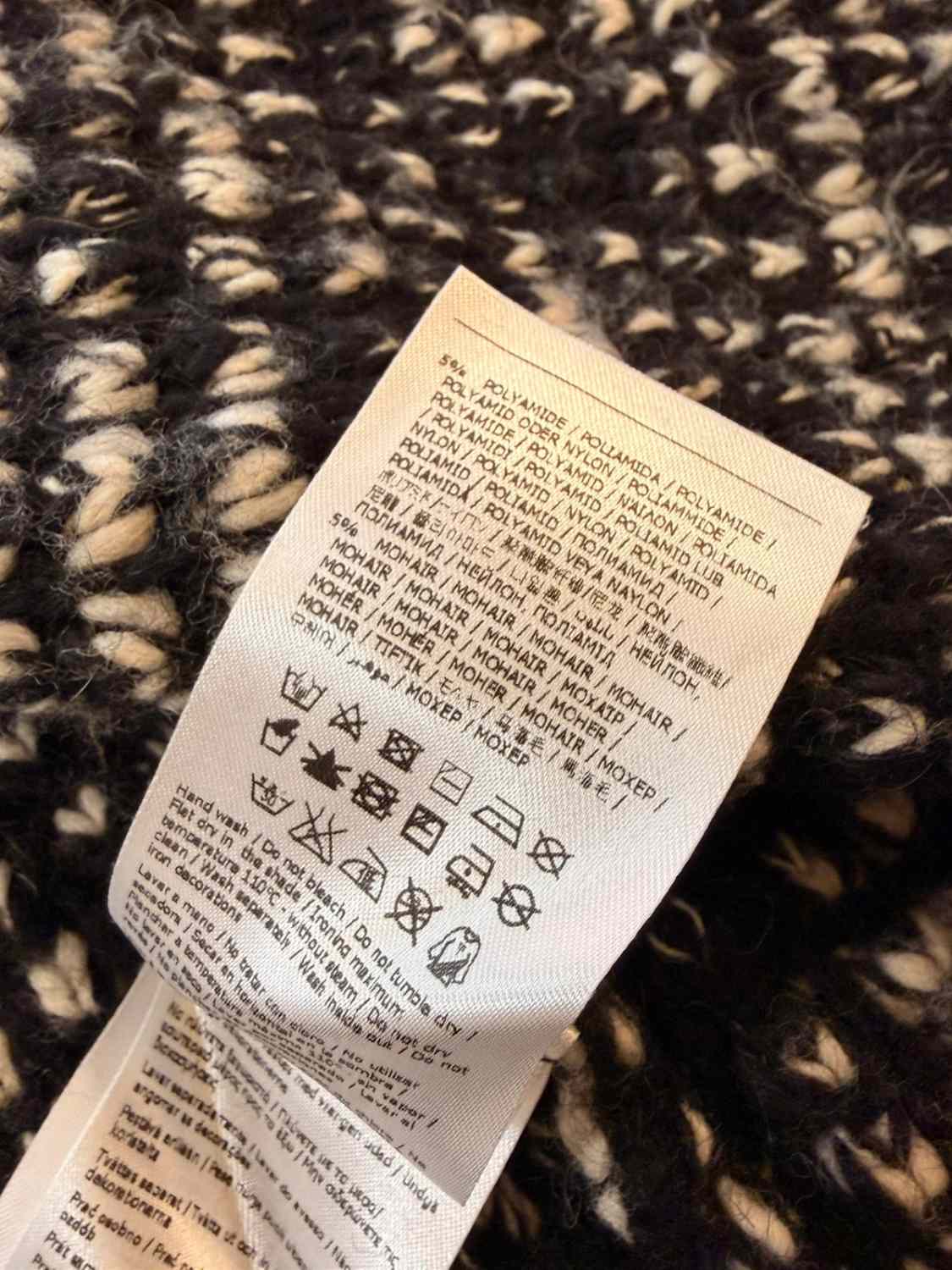 Cardigan Guess Noir & Blanc - Luxe & Chaleur
