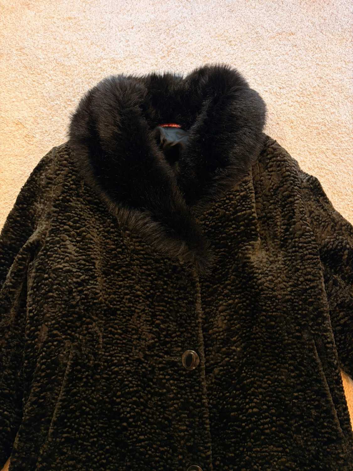 🐺🧥 Manteau Pierre Cardin "Wolves" Noir Fausse Fourrure - Audacieux & Chaud