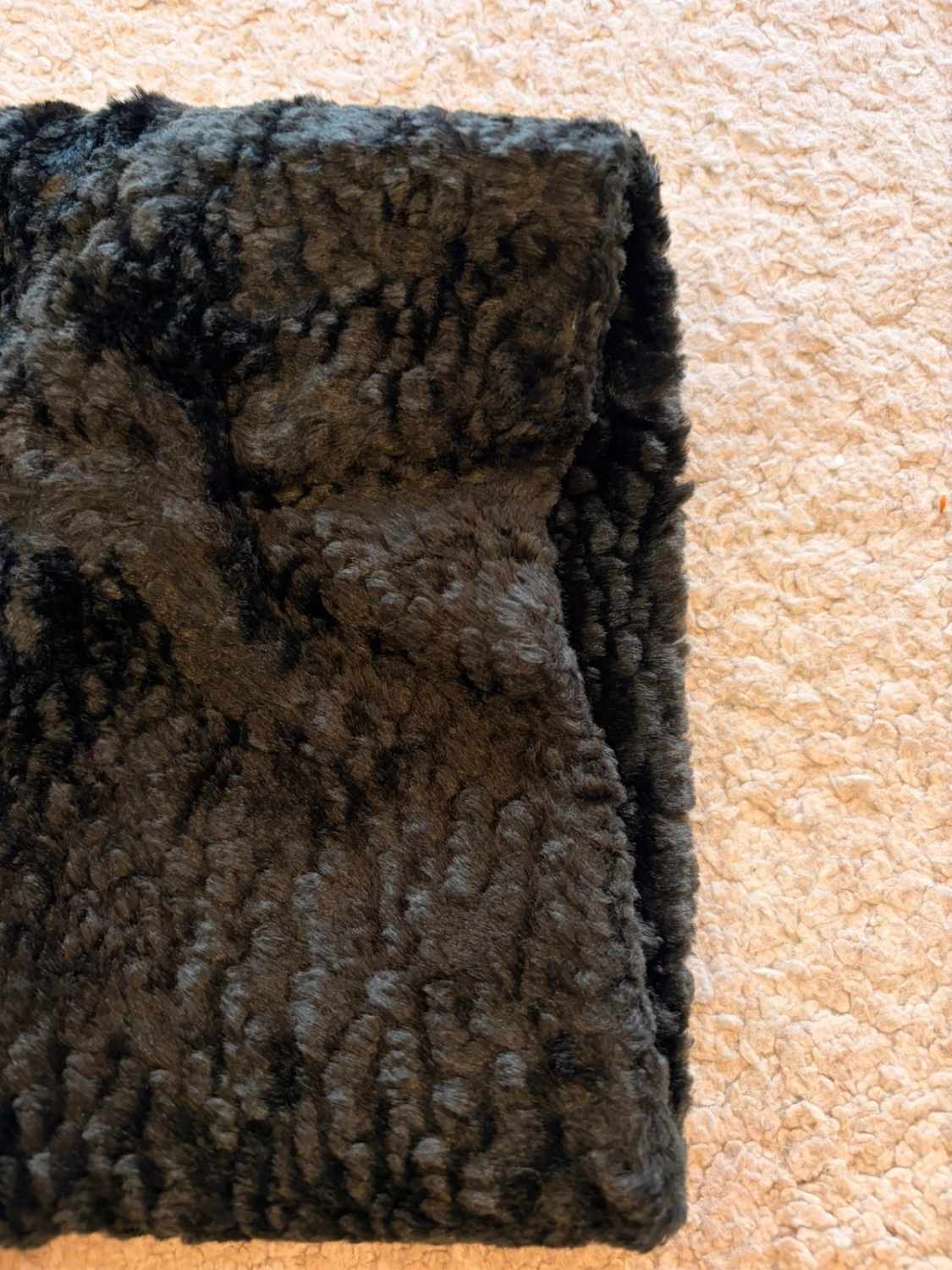 🐺🧥 Manteau Pierre Cardin "Wolves" Noir Fausse Fourrure - Audacieux & Chaud