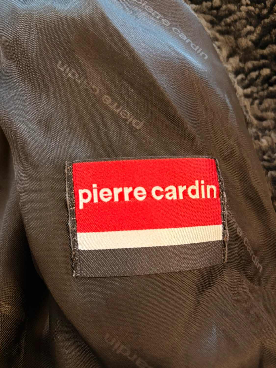 🐺🧥 Manteau Pierre Cardin "Wolves" Noir Fausse Fourrure - Audacieux & Chaud