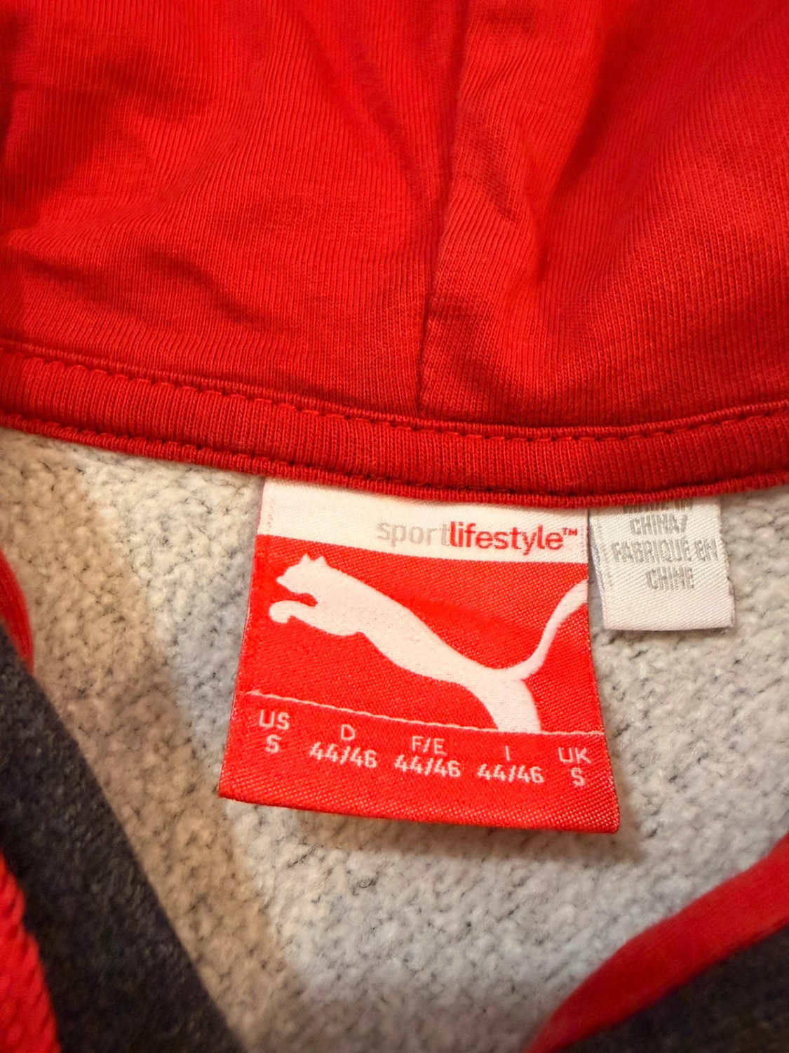 Pull Puma à Capuche Gris Foncé - Streetwear & Confortable