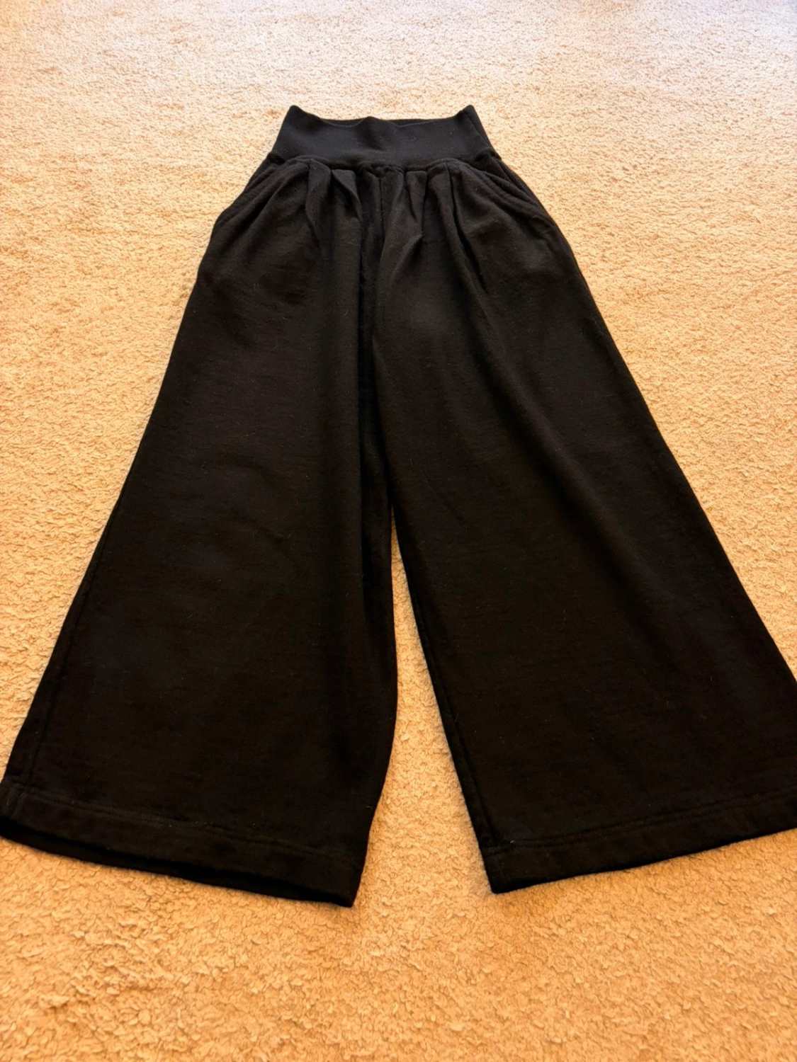 Pantalon court Iceberg à Jambe Large Noir Laine - IT42