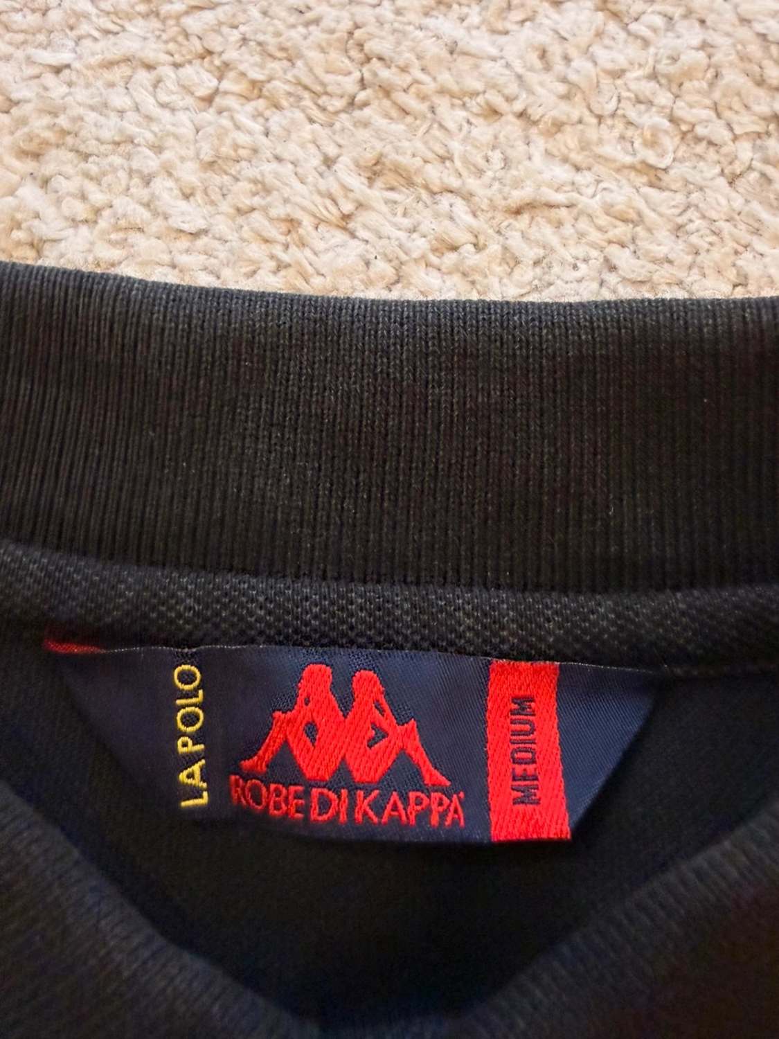 🤵 Polo Robe di Kappa Noir - Élégance Décontractée