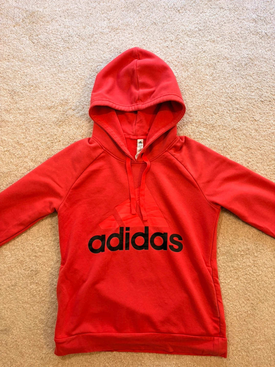 🌸🎽 Sweatshirt Adidas com Capuz Rosa com Bolsos - Conforto & Estilo Desportivo