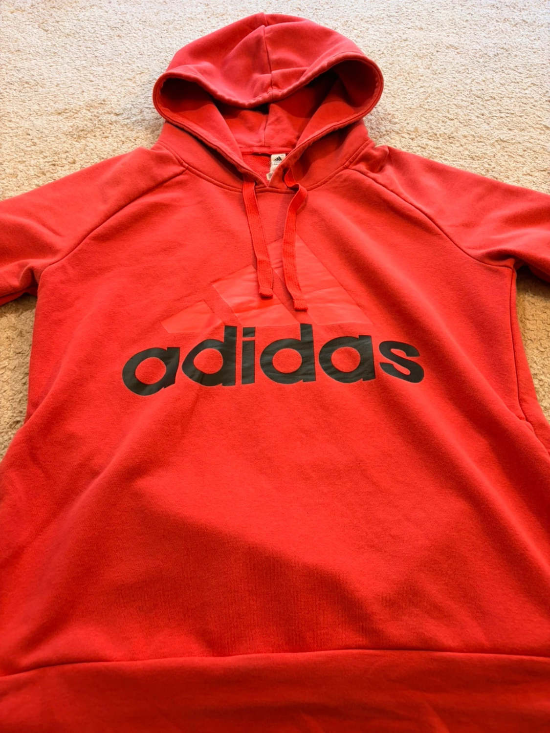 🌸🎽 Sweatshirt Adidas com Capuz Rosa com Bolsos - Conforto & Estilo Desportivo
