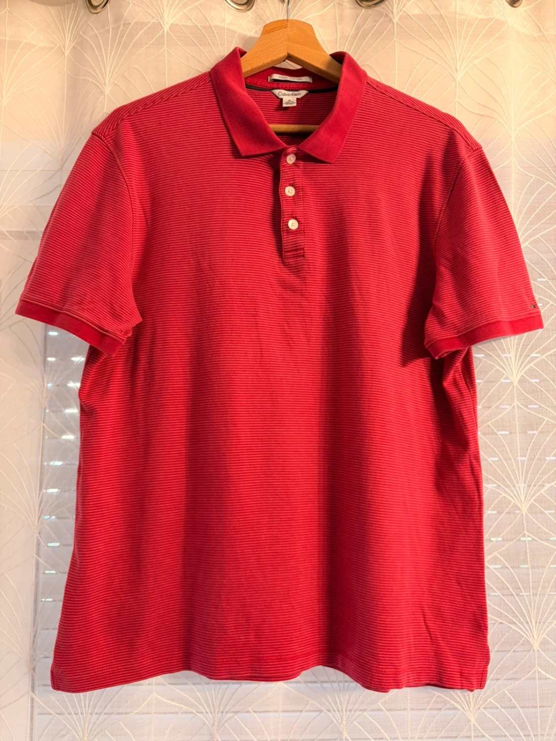Polo Calvin Klein à Rayures Rouge/Blanc - Liquid Cotton & Élégant