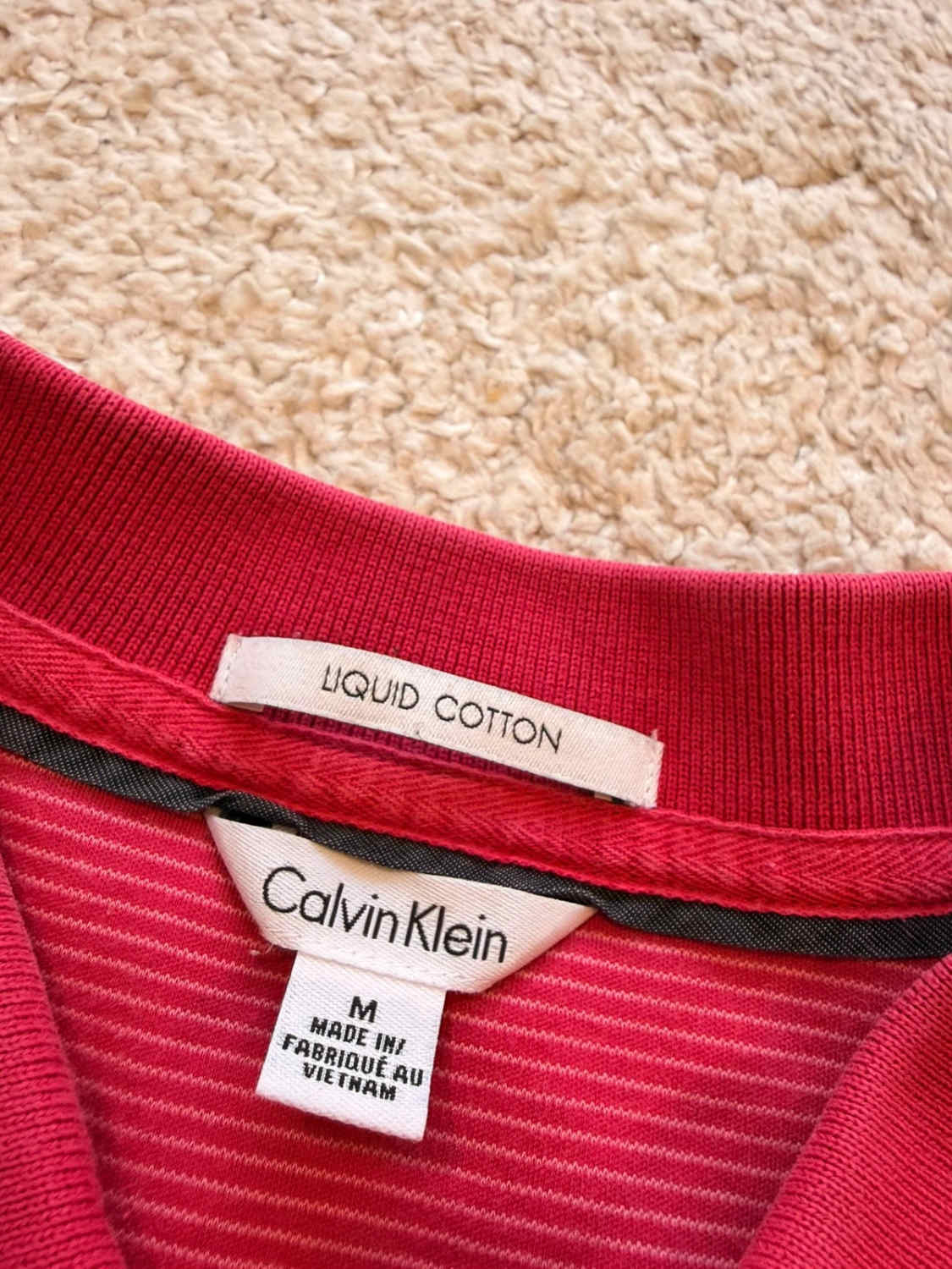 Polo Calvin Klein à Rayures Rouge/Blanc - Liquid Cotton & Élégant