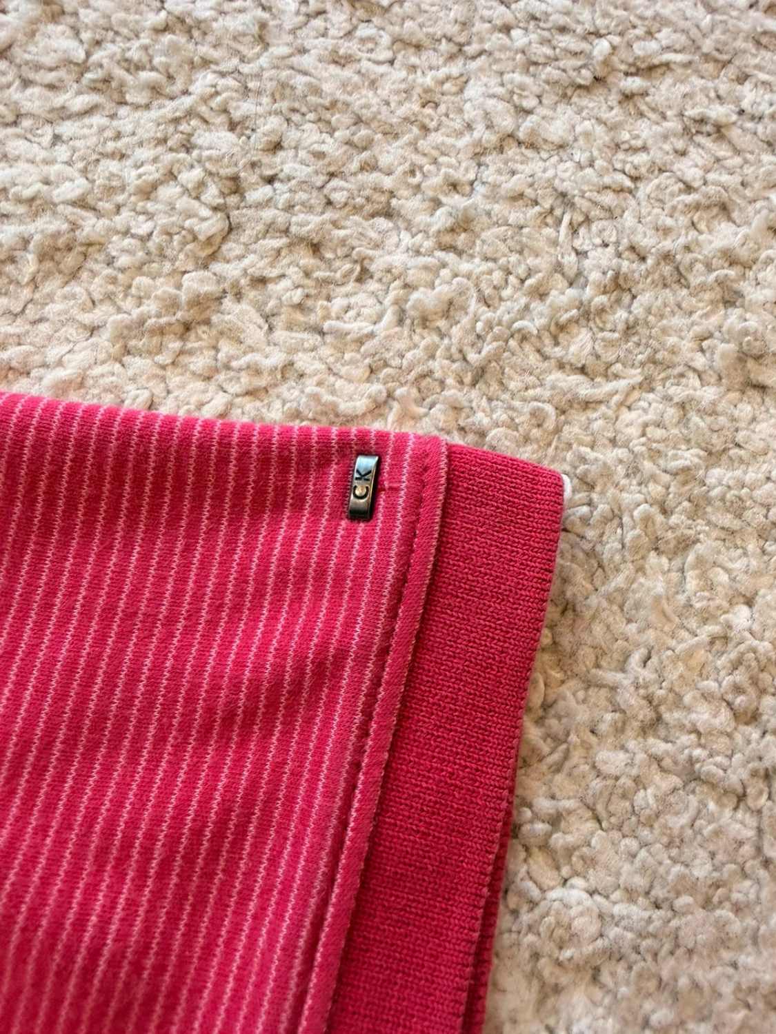 Polo Calvin Klein à Rayures Rouge/Blanc - Liquid Cotton & Élégant