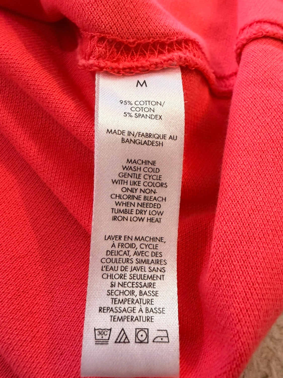 🪸👚 Polo Calvin Klein Femme Col V Corail - Sensuel & Moderne