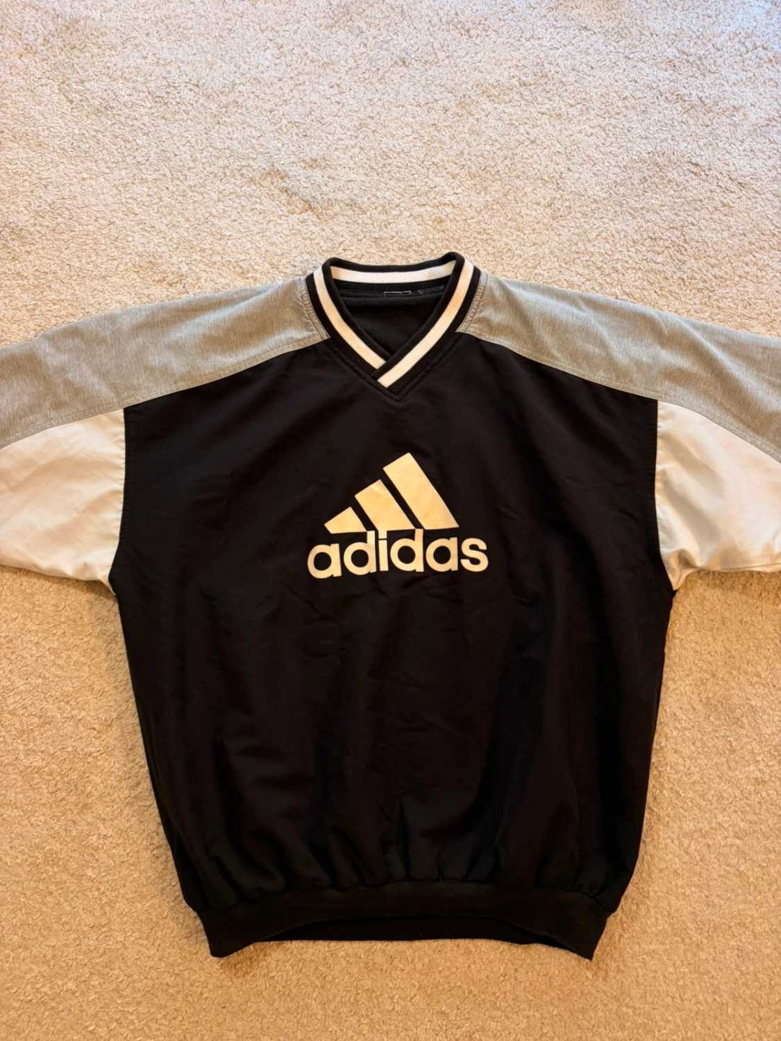 Pull Adidas Femme Col V Noir/Gris - Sportif & Tendance