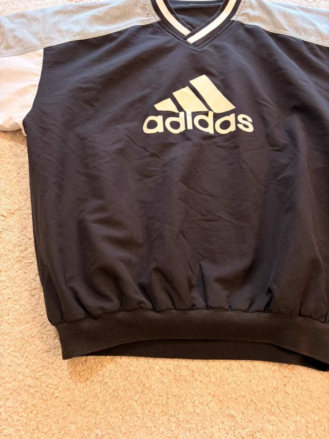 Pull Adidas Femme Col V Noir/Gris - Sportif & Tendance