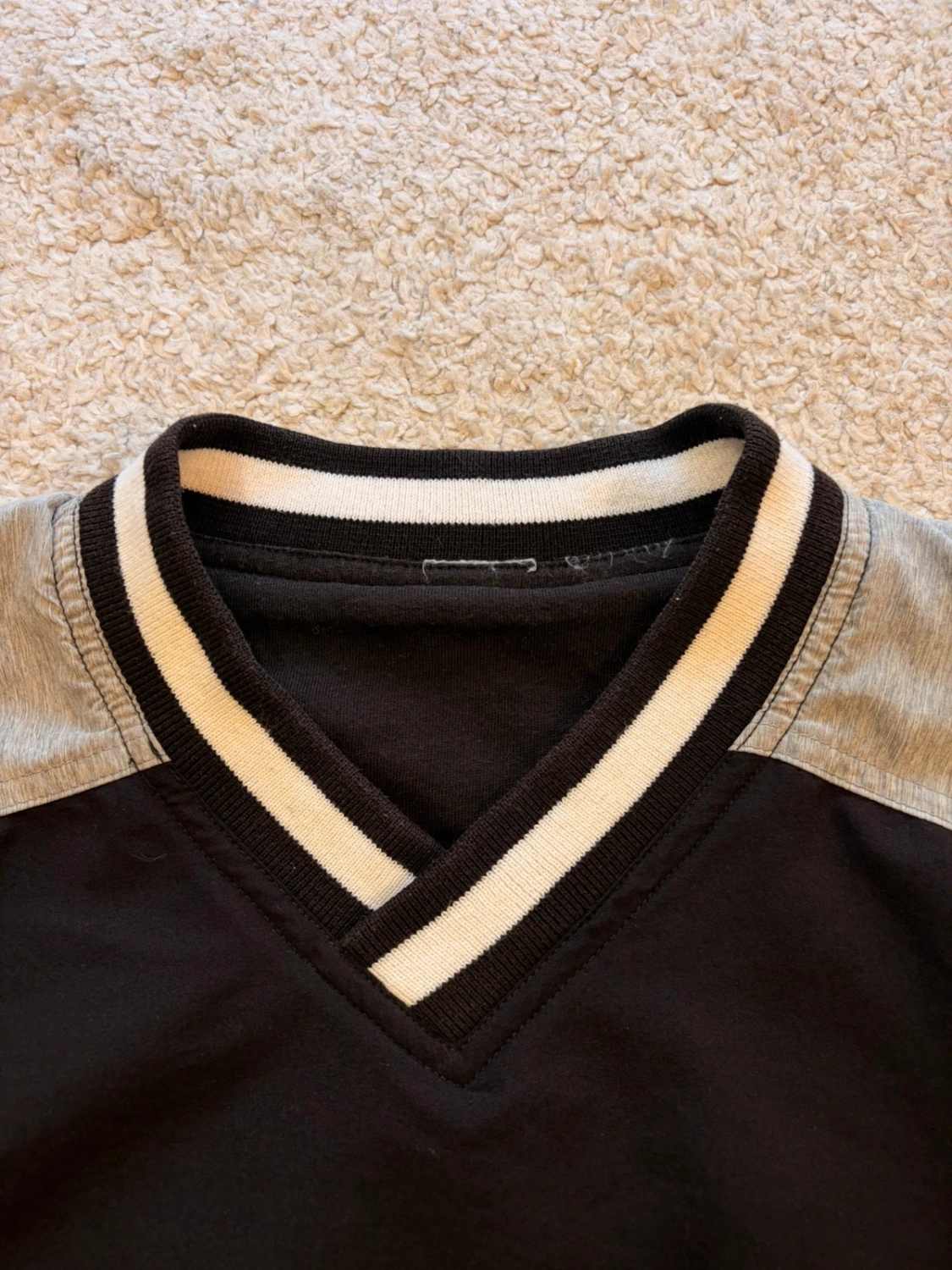 Pull Adidas Femme Col V Noir/Gris - Sportif & Tendance