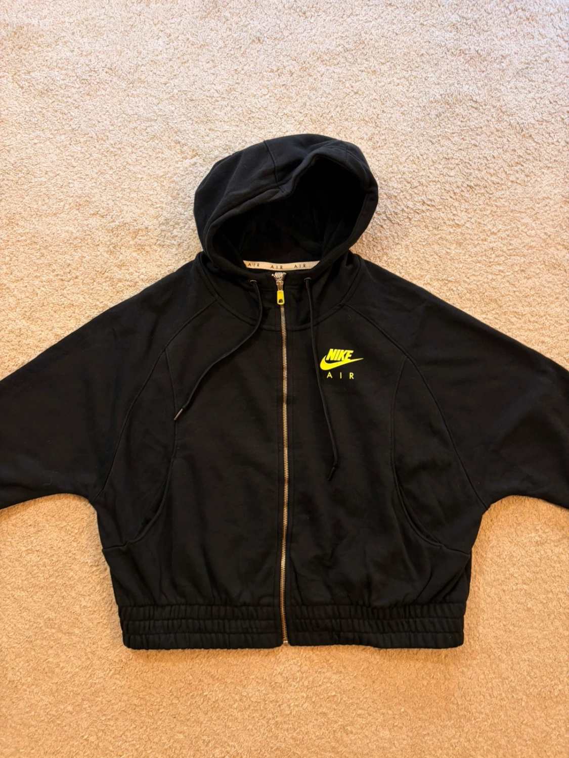 Nike Air Crop Hoodie Zwart - Streetwear & Gedurfd