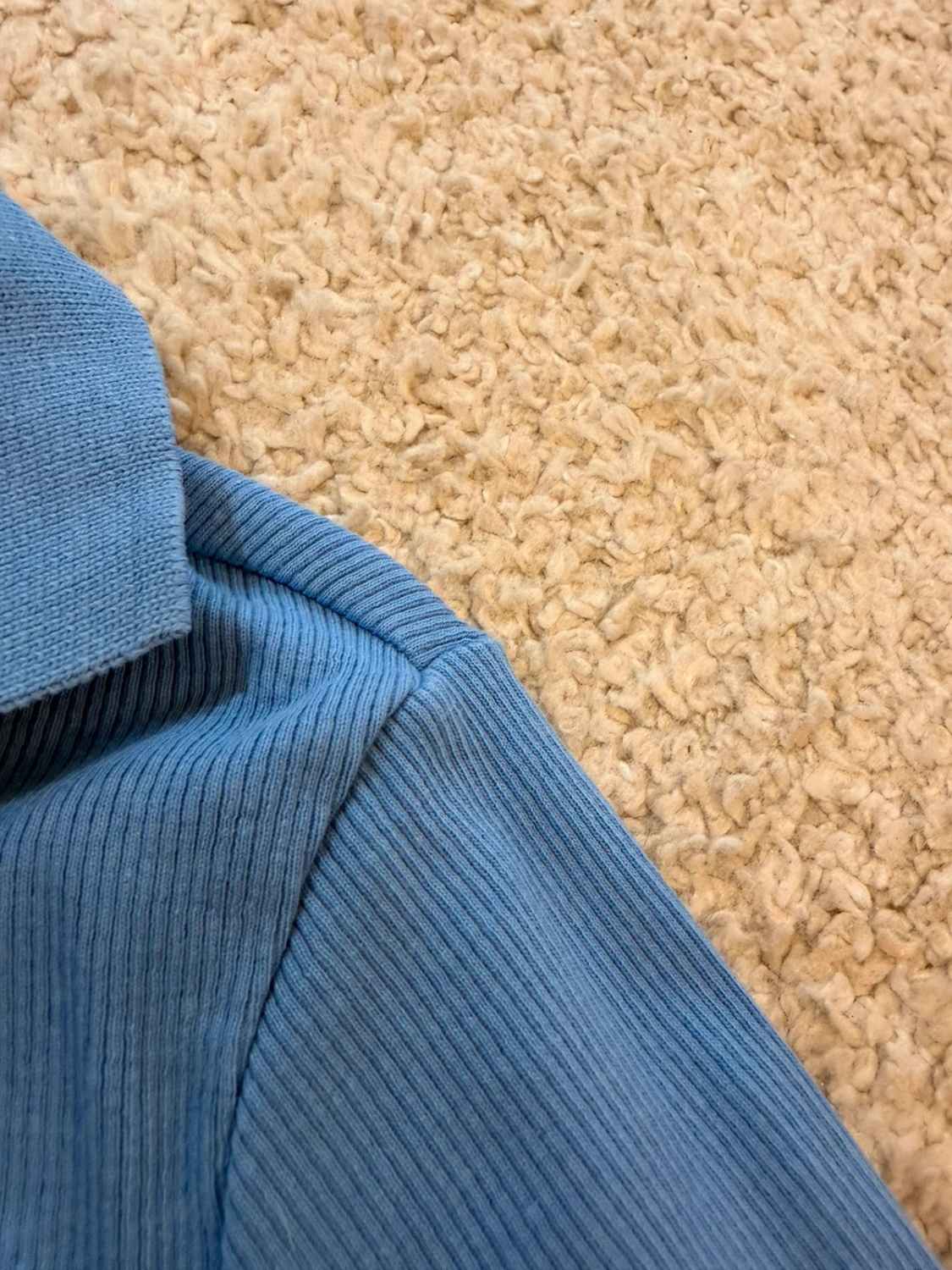 💎🔵 Top Zara Bleu Clair Col V - Minimaliste & Tendance