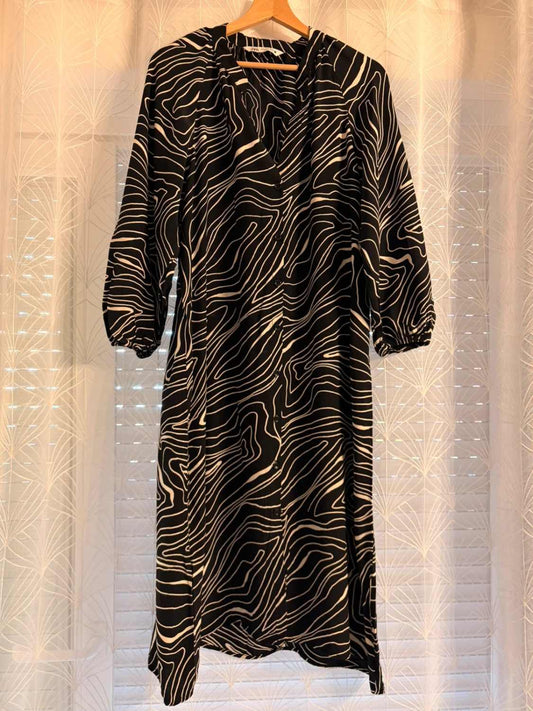 Robe Zara Noir à Motif Blanc - Taille L