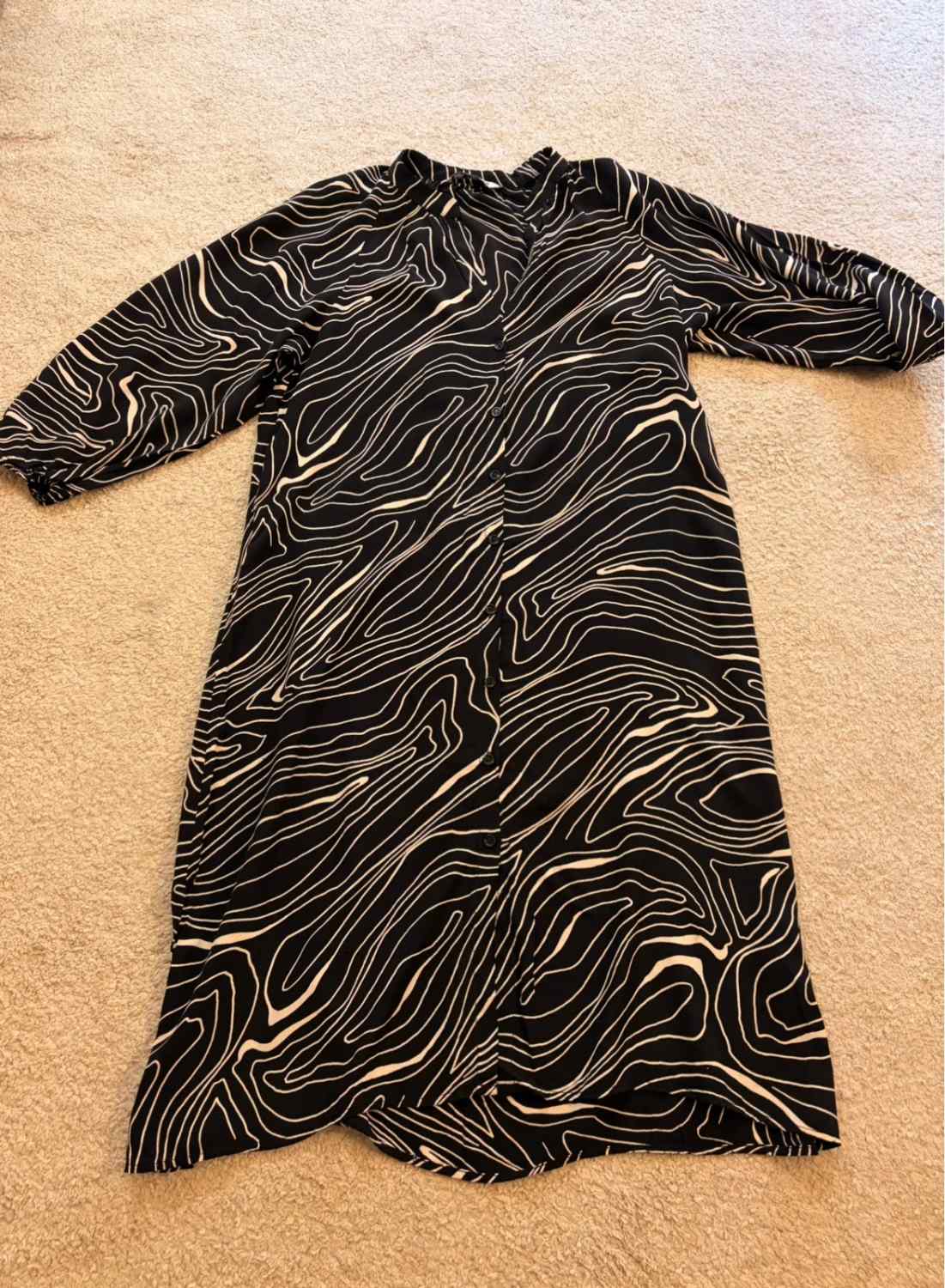 Robe Zara Noir à Motif Blanc - Taille L