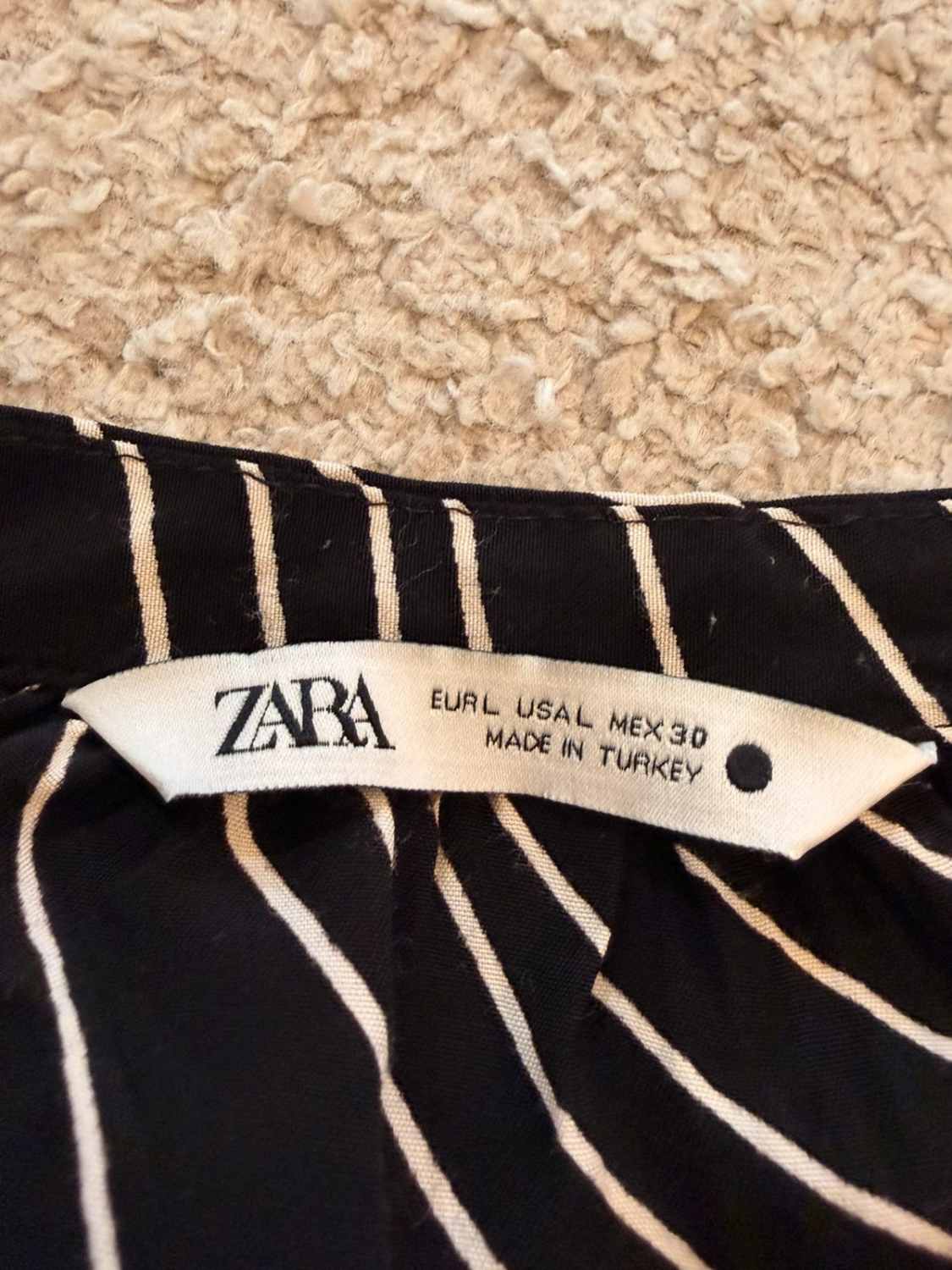 Robe Zara Noir à Motif Blanc - Taille L
