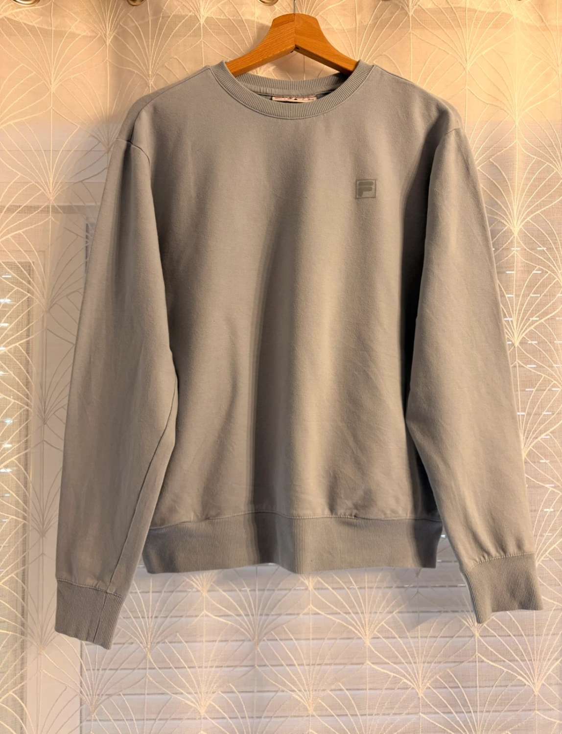 Pull Fila Bleu Clair avec Poches - Confort & Fonctionnalité