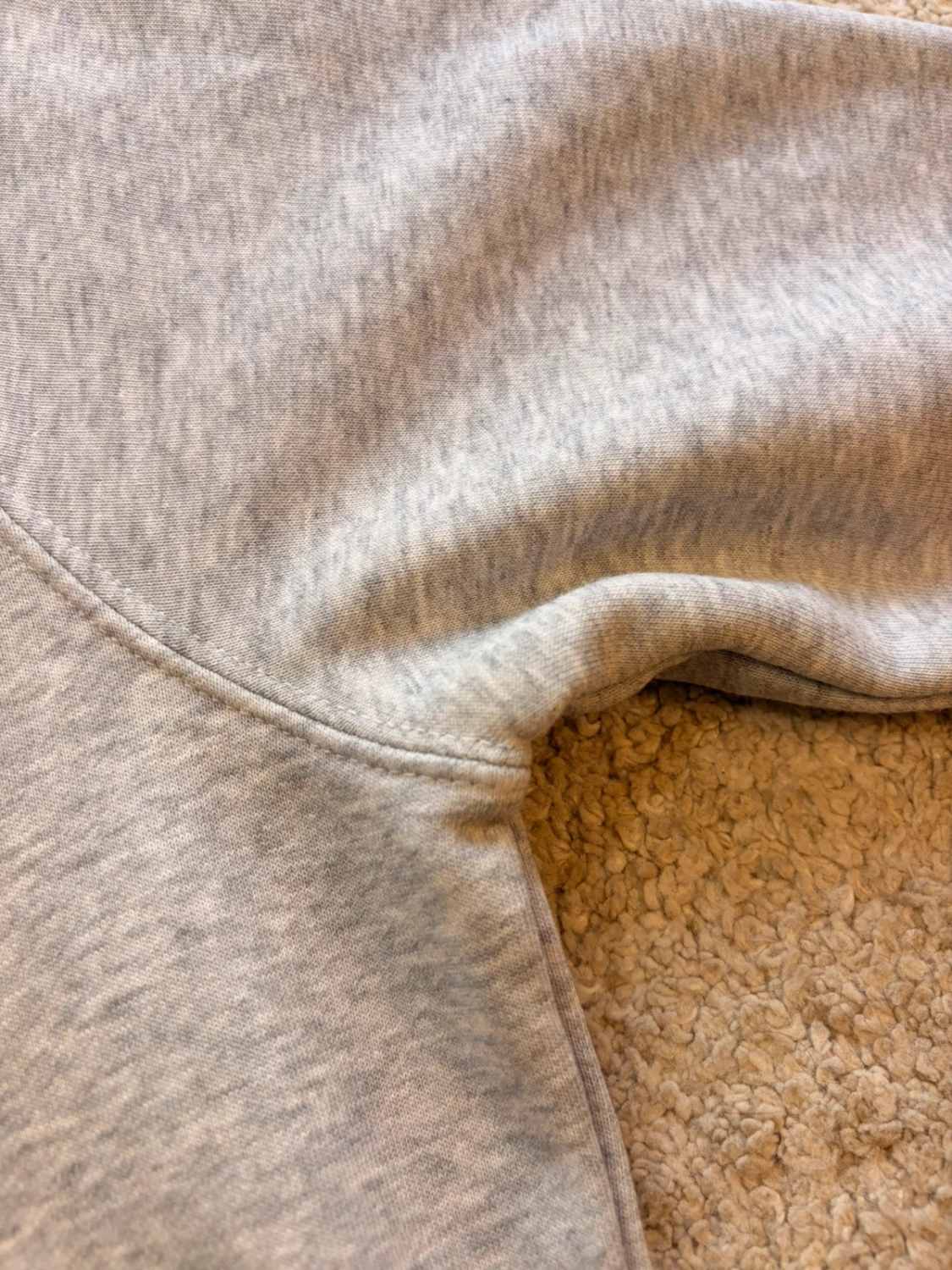 Pull Gant Gris - Douceur & Simplicité