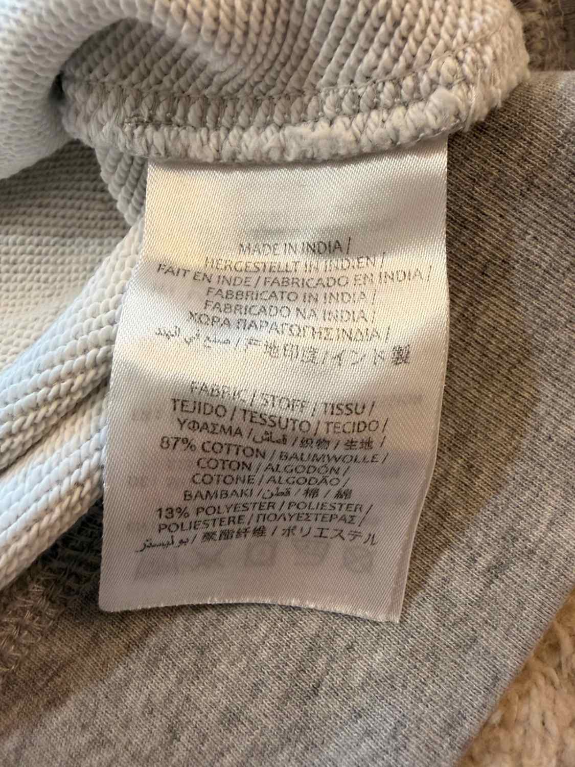 Pull Gant Gris - Douceur & Simplicité