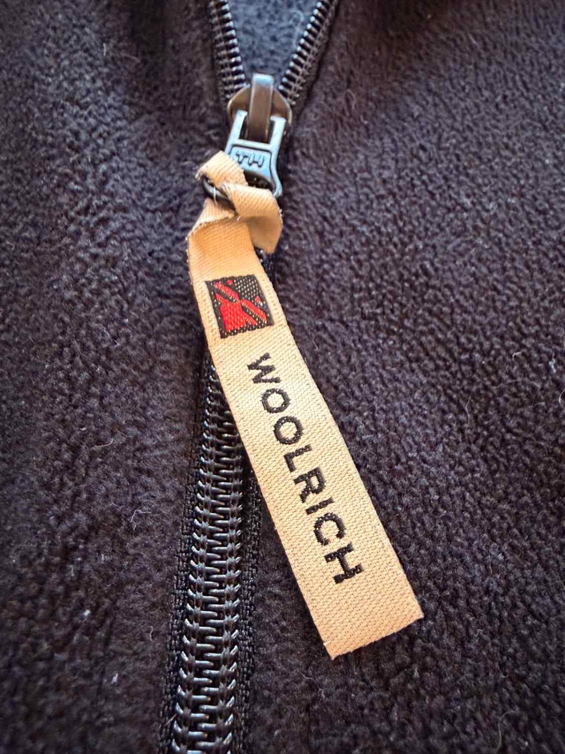 🖤🧥 Veste Woolrich Polaire Noire - Chaleur & Style Aventurier